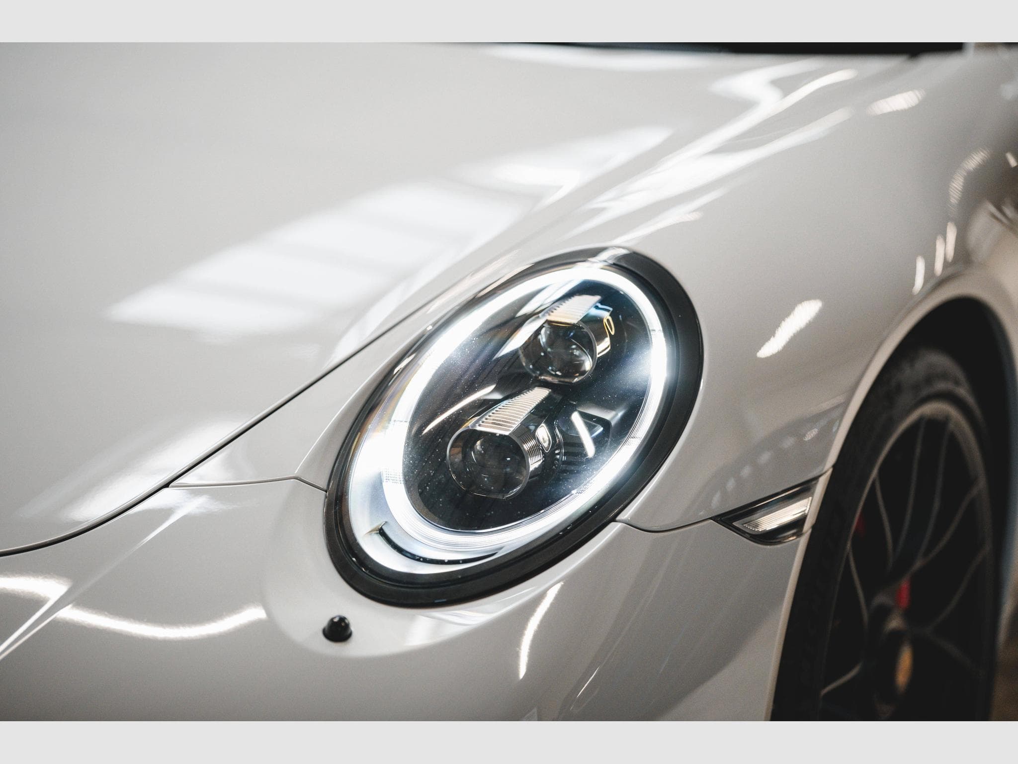 Porsche 911 Targa 4 GTS Gris Craie Rare – 1ère Main – Porsche Approved (2018) - Foto 47