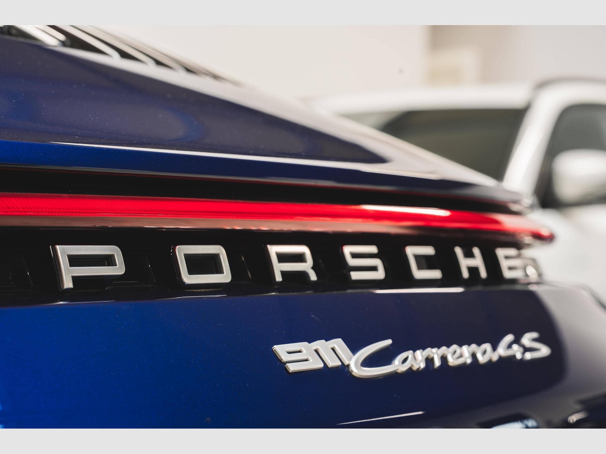 Porsche 911 Carrera 4S - SportDesign – Toit Carbone – Bleu Gentiane – Ap (2019) - Foto 21