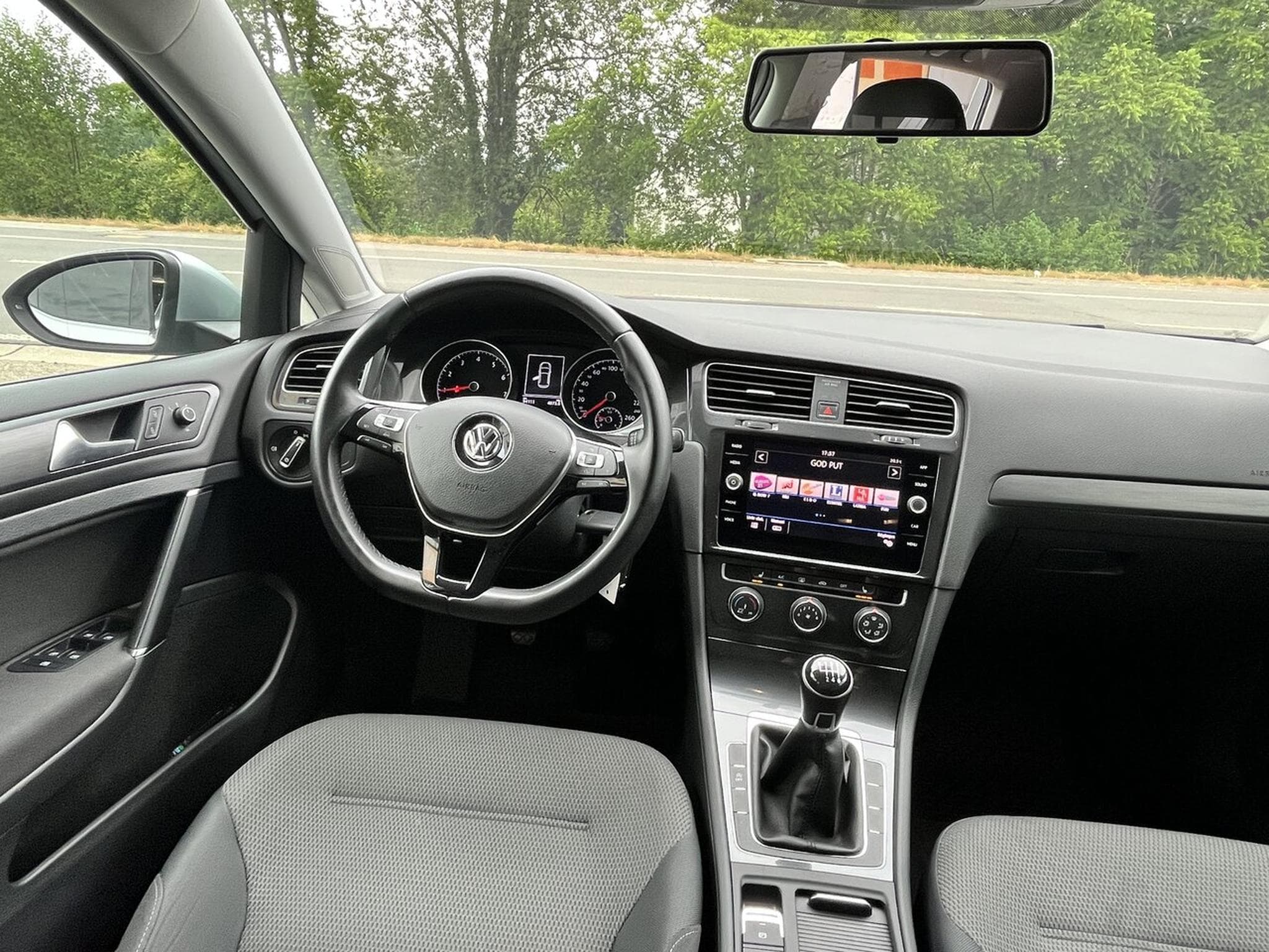 VW Golf VII 1.0 TSI COMFORTLINE 110 ch (2018) - Photo 10