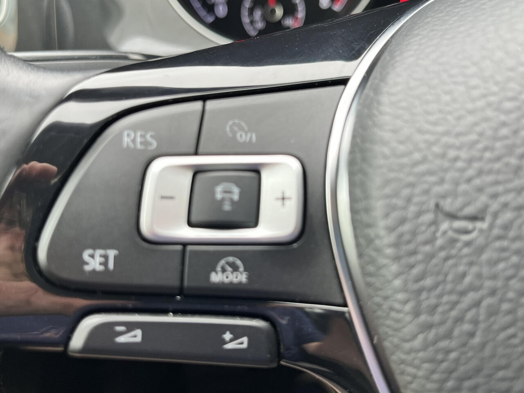 VW Golf VII 1.0 TSI COMFORTLINE 110 ch (2018) - Photo 12