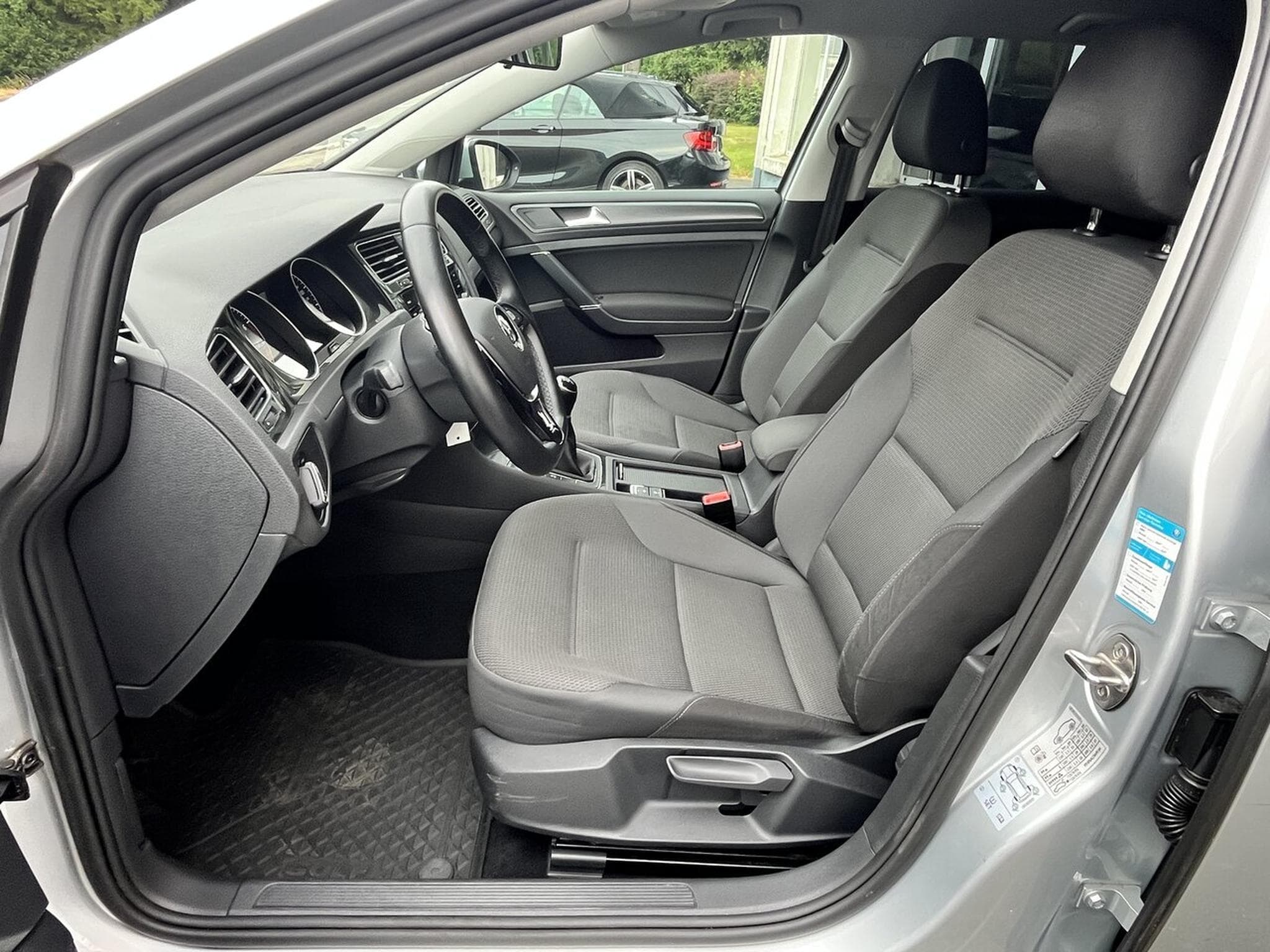 VW Golf VII 1.0 TSI COMFORTLINE 110 ch (2018) - Photo 9