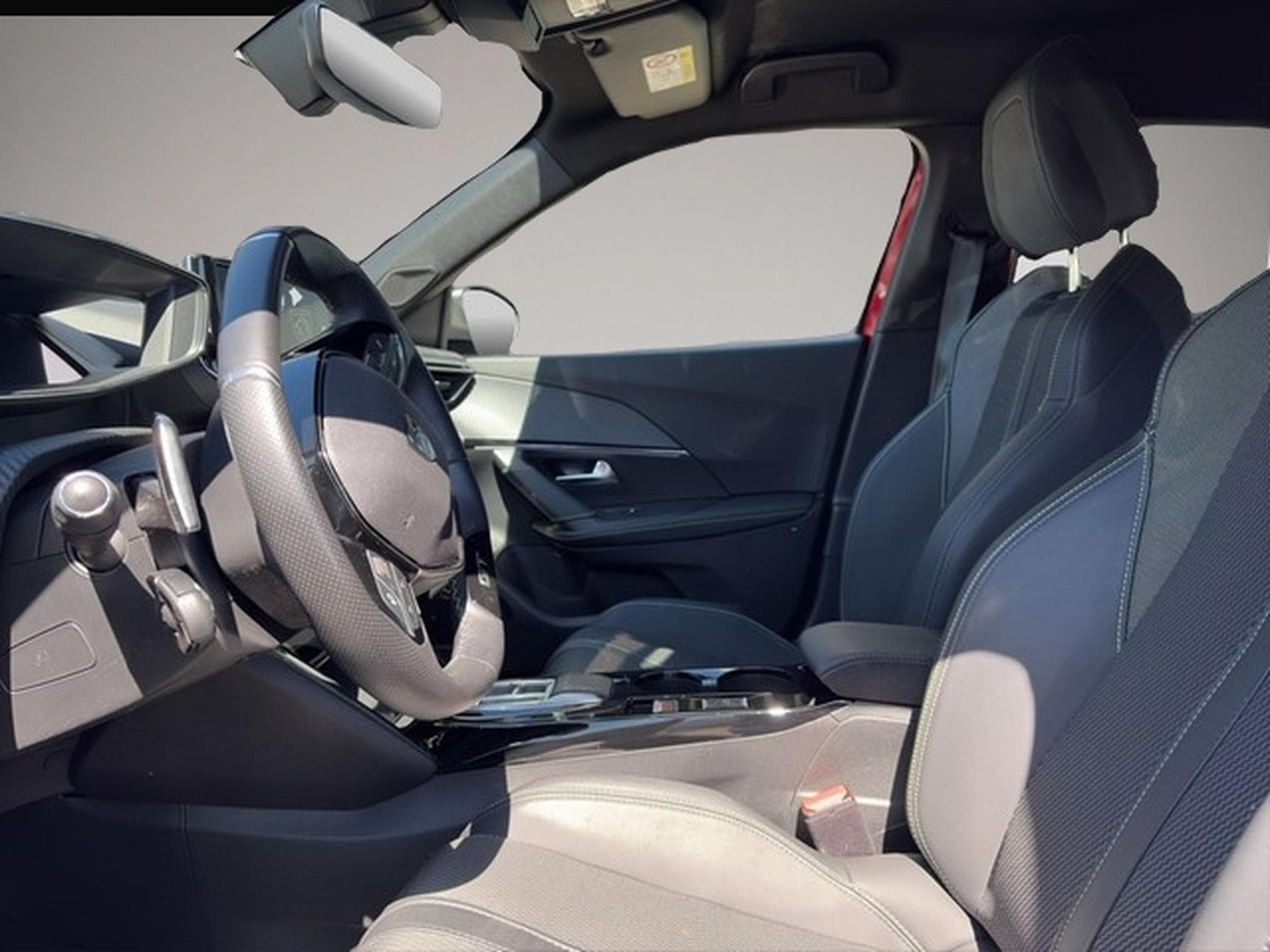 Peugeot 2008 (2024) - Photo 7