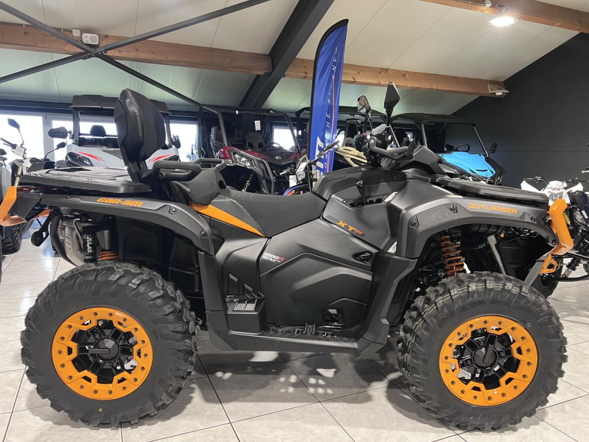 BRP Can-Am Outlander Max MY26 XT P T 1000 ABS T3 (2026) - Photo 1