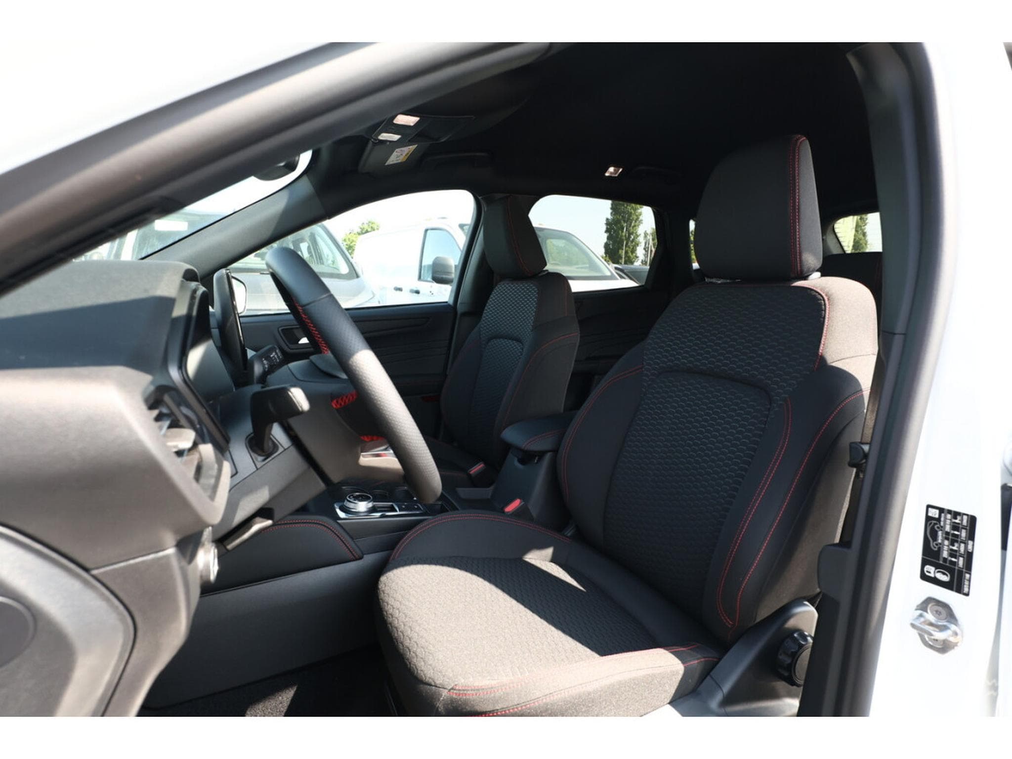 Ford Kuga 2.5 PHEV 242 Auto ST-Line (2026) - Photo 7