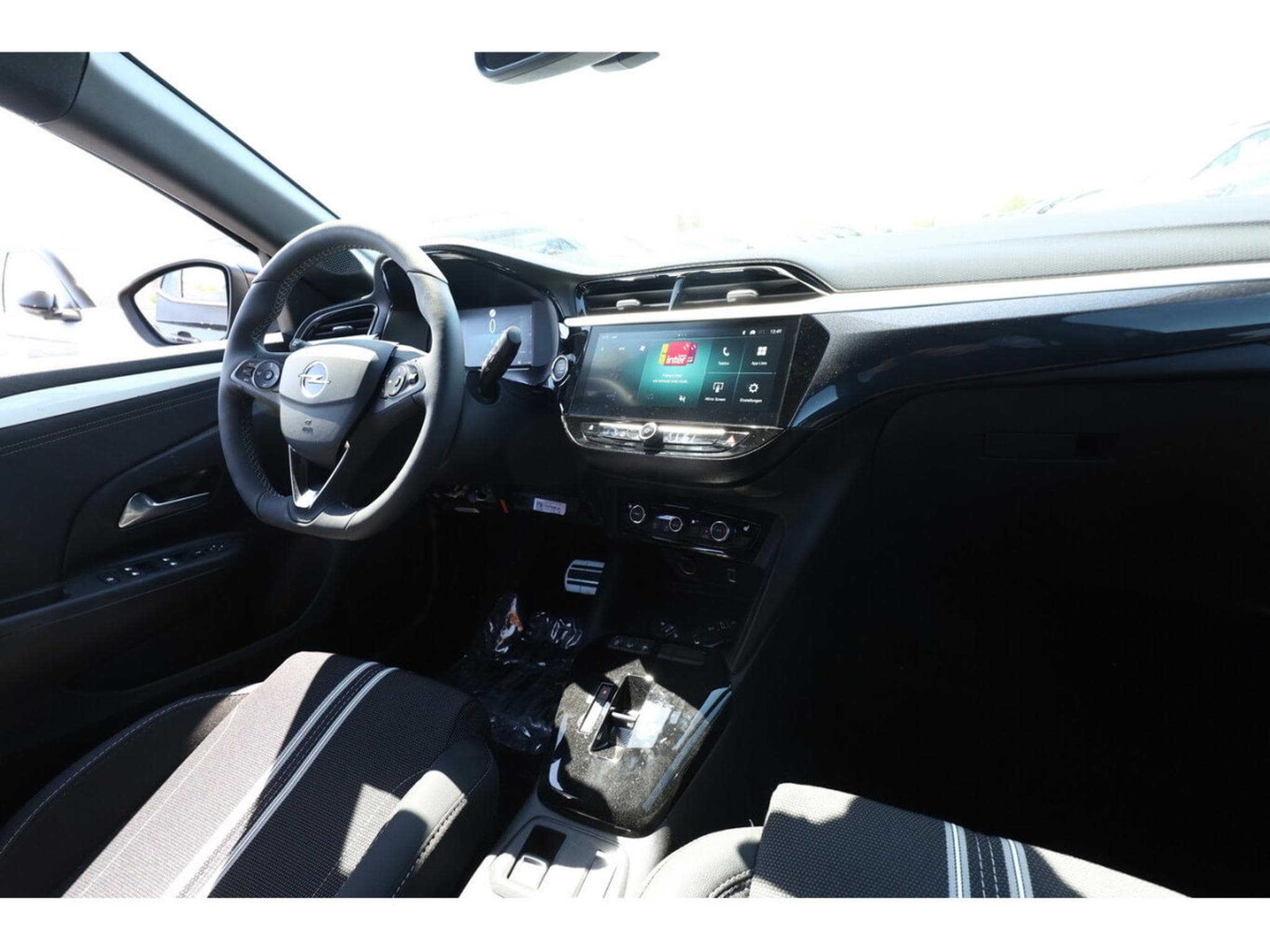 Opel Corsa 1.2 Hybride 145 e-DC6 (2025) - Photo 10