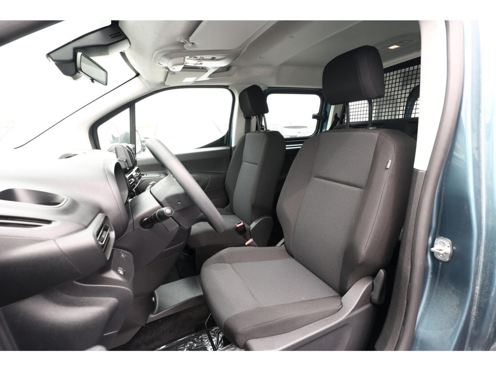Opel Combo 1.5 BlueHDi 102 Edition (2025) - Photo 6