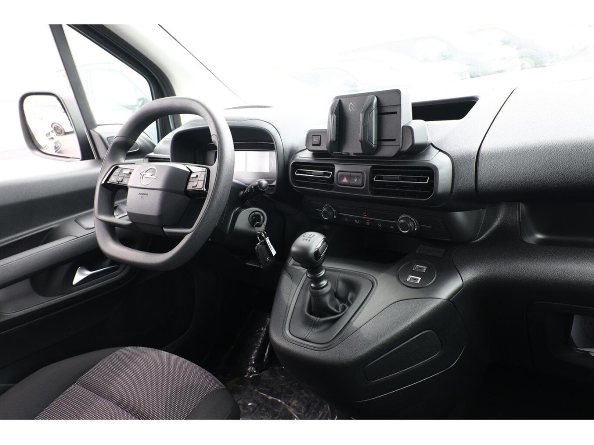 Opel Combo 1.5 BlueHDi 102 Edition (2025) - Photo 9