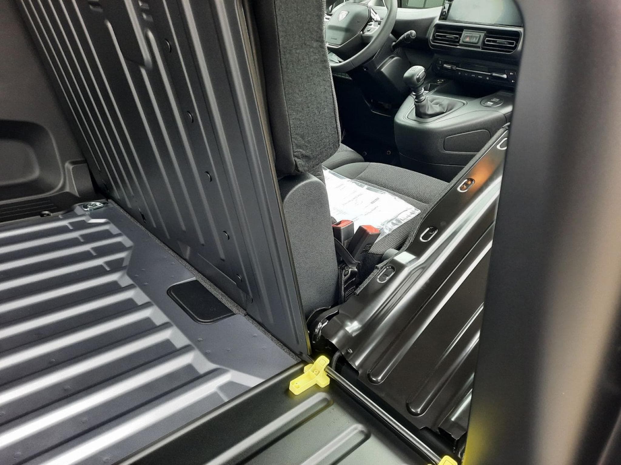 Peugeot Partner 1.5 BlueHDI 130 AT8 Confort L2H1 (2026) - Photo 14