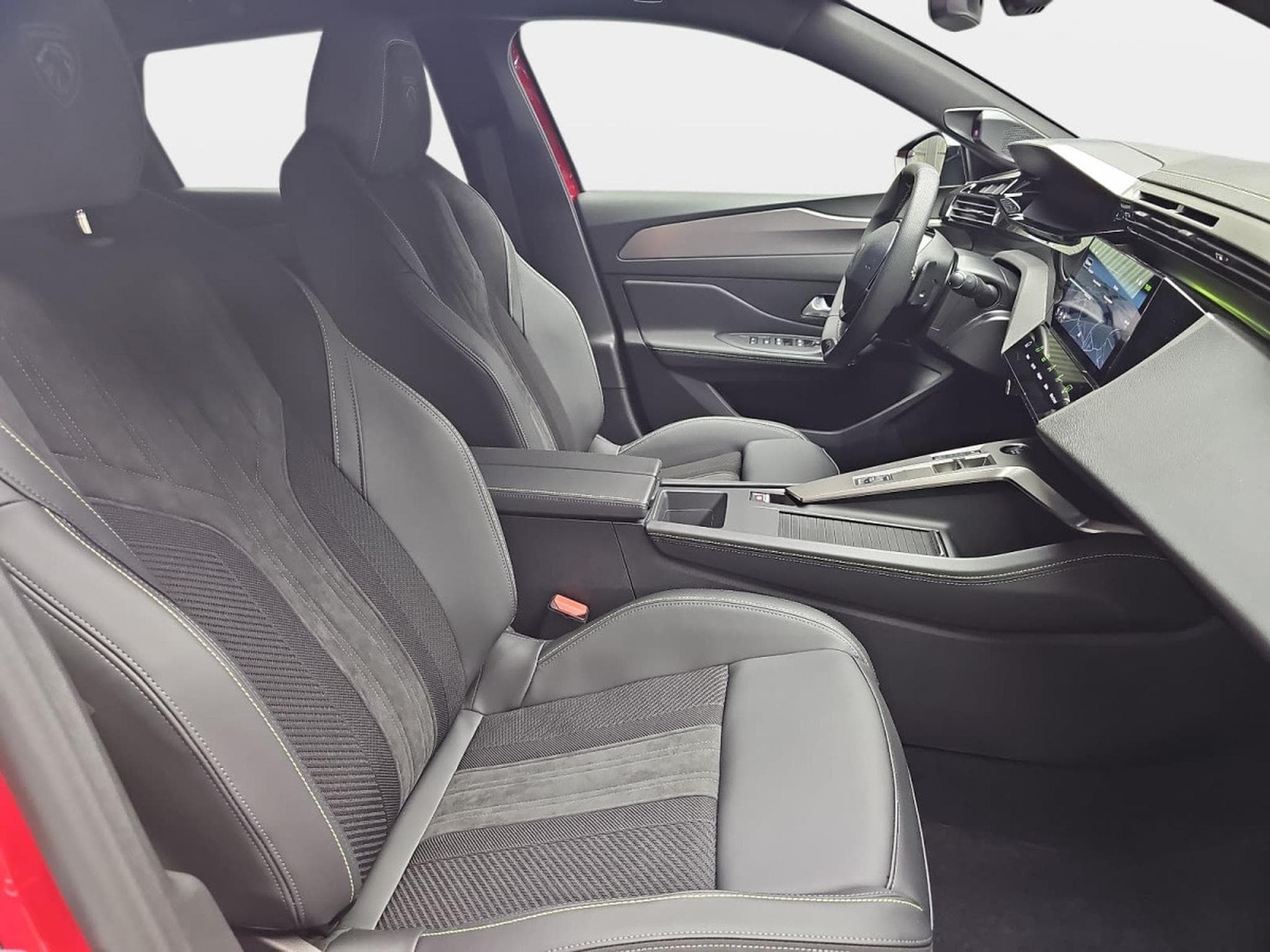 Peugeot 308 1.2 Hybrid e-DSC6 145 GT (2026) - Photo 15