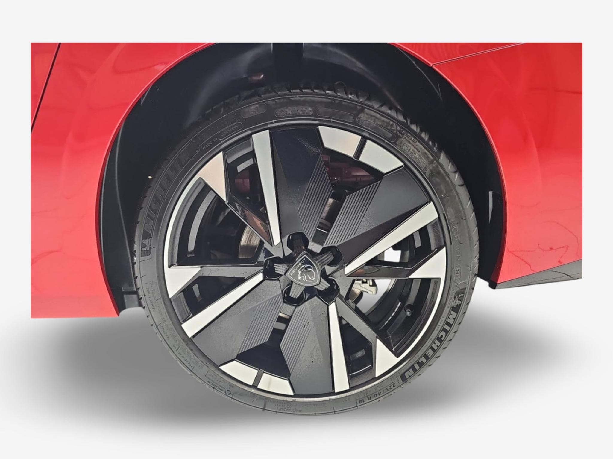 Peugeot 308 1.2 Hybrid e-DSC6 145 GT (2026) - Photo 6