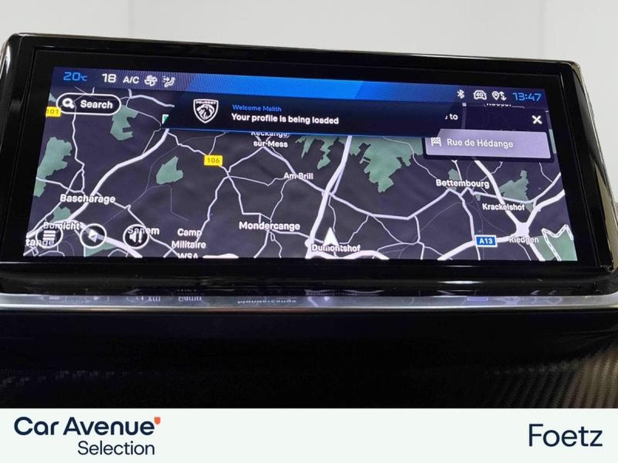 PEUGEOT 208 1.2 Hybrid 145ch Allure e-DCS6 (2025) - Photo 12
