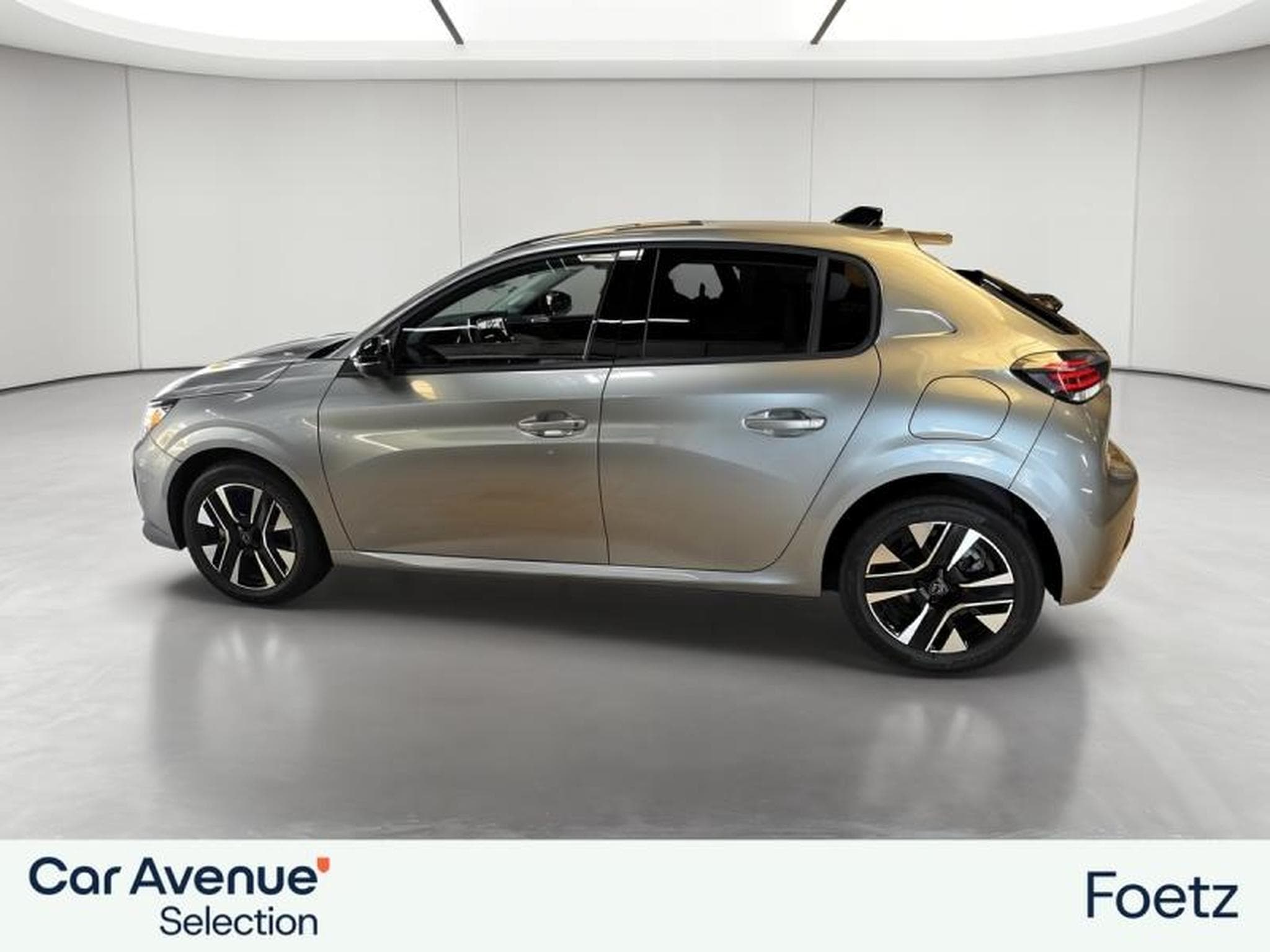 PEUGEOT 208 1.2 Hybrid 145ch Allure e-DCS6 (2025) - Photo 2