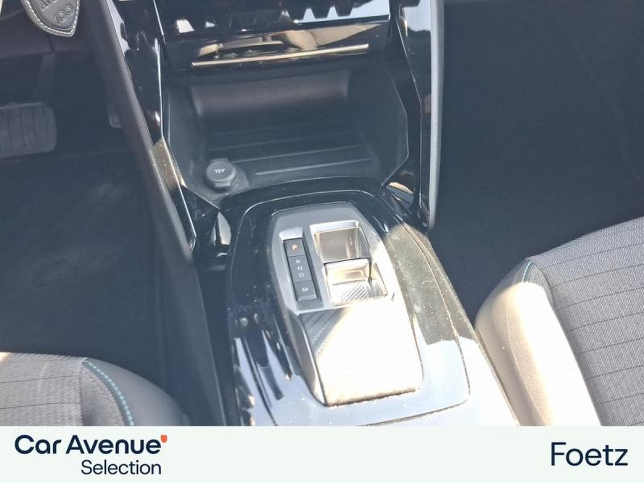 PEUGEOT 2008 1.2 PureTech 130ch S&S Allure Pack EAT8 (2023) - Photo 10