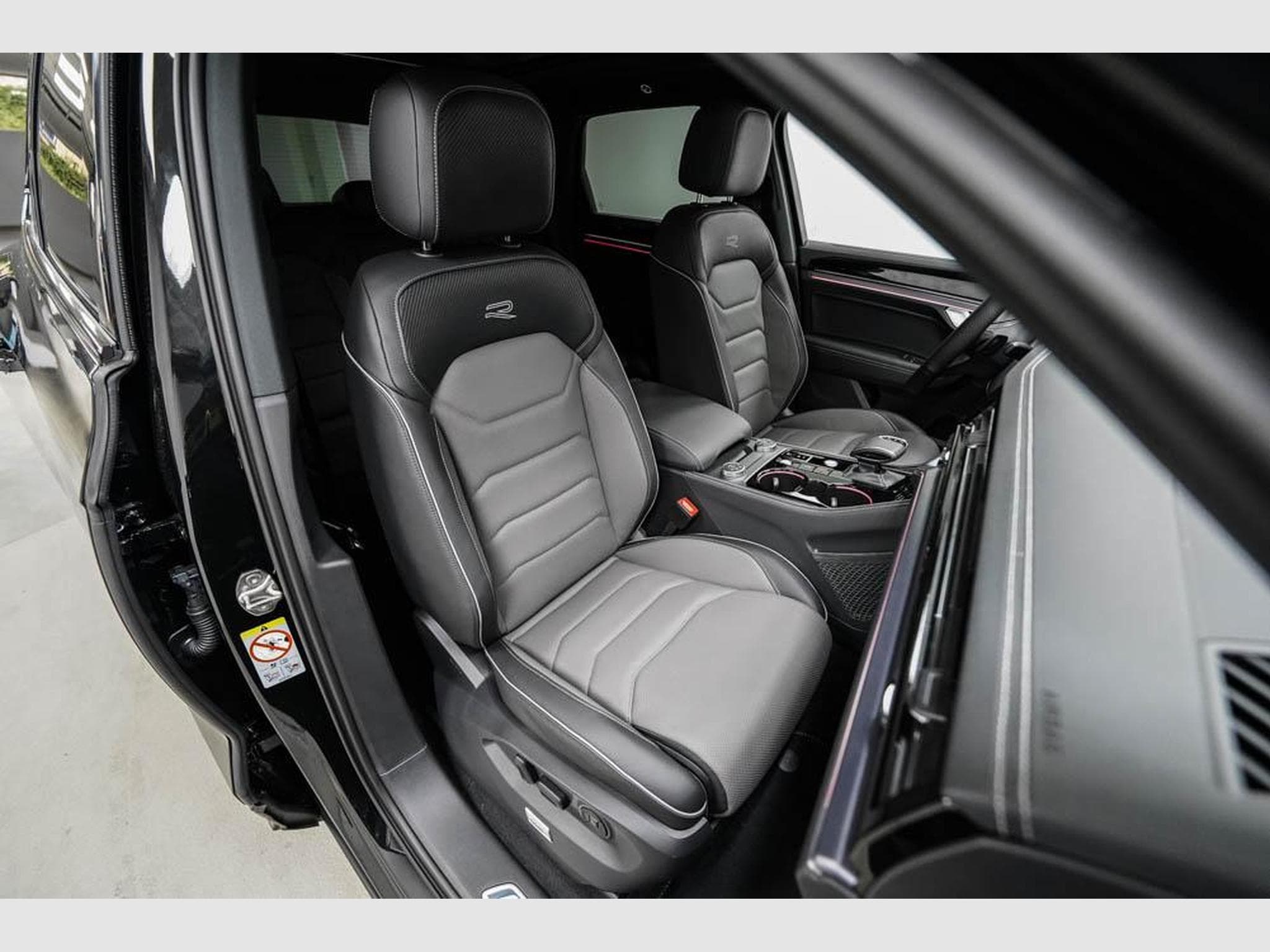VW Touareg 3,0 V6 TDI (2026) - Photo 24