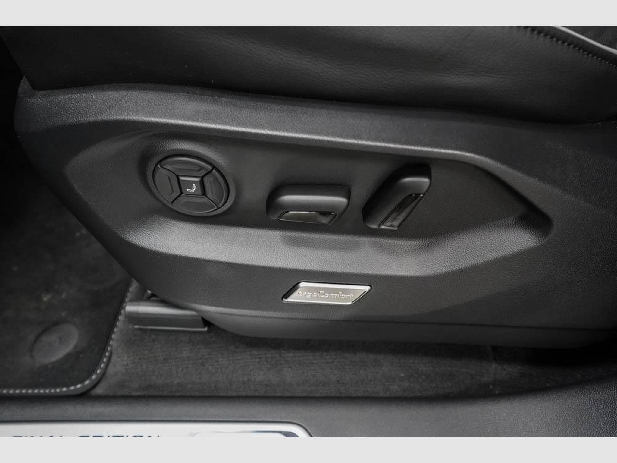 VW Touareg 3,0 V6 TDI (2026) - Photo 24