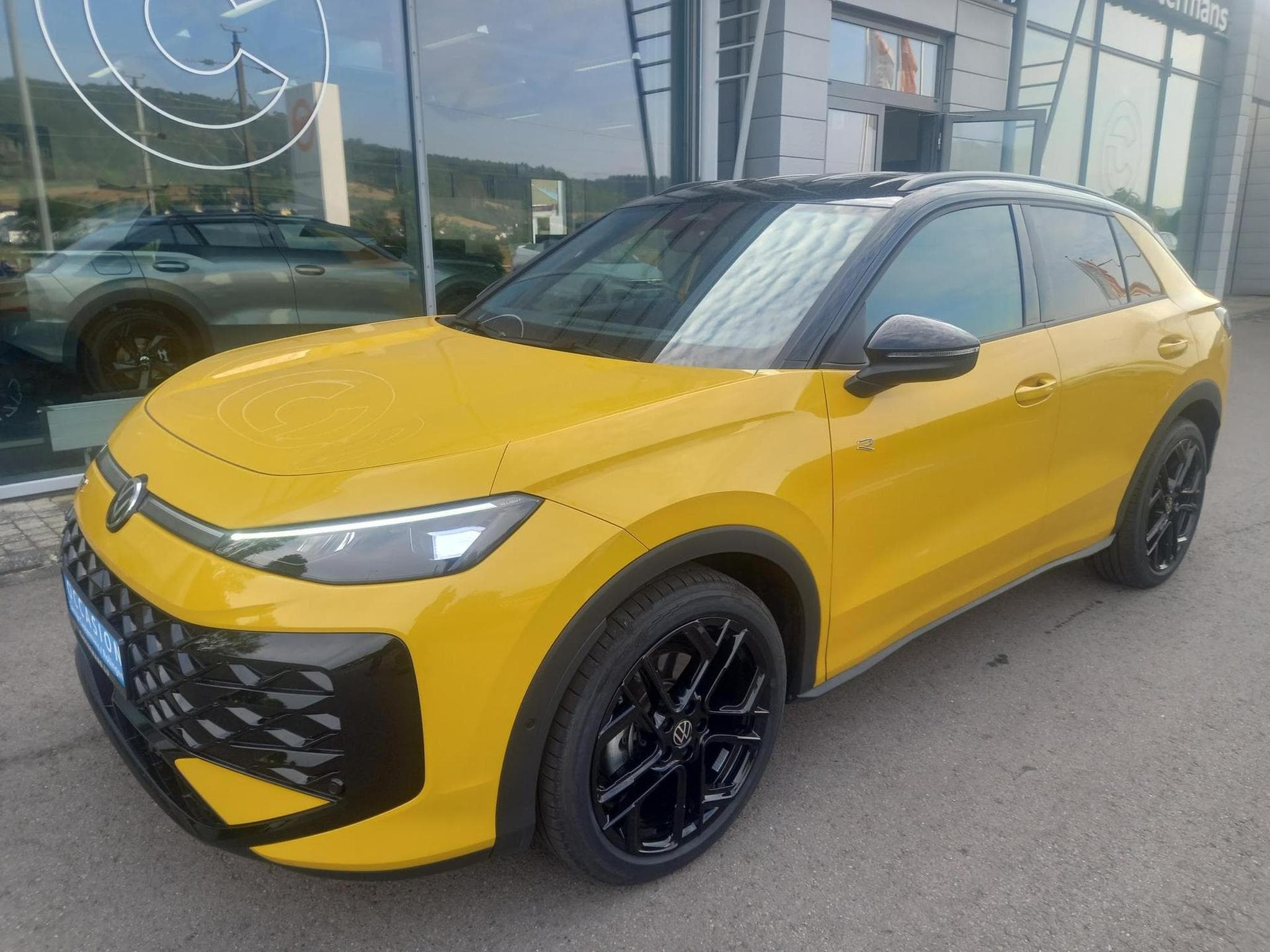 VW T-Roc R-Line 1.5 eTSI (2025) - Photo 1