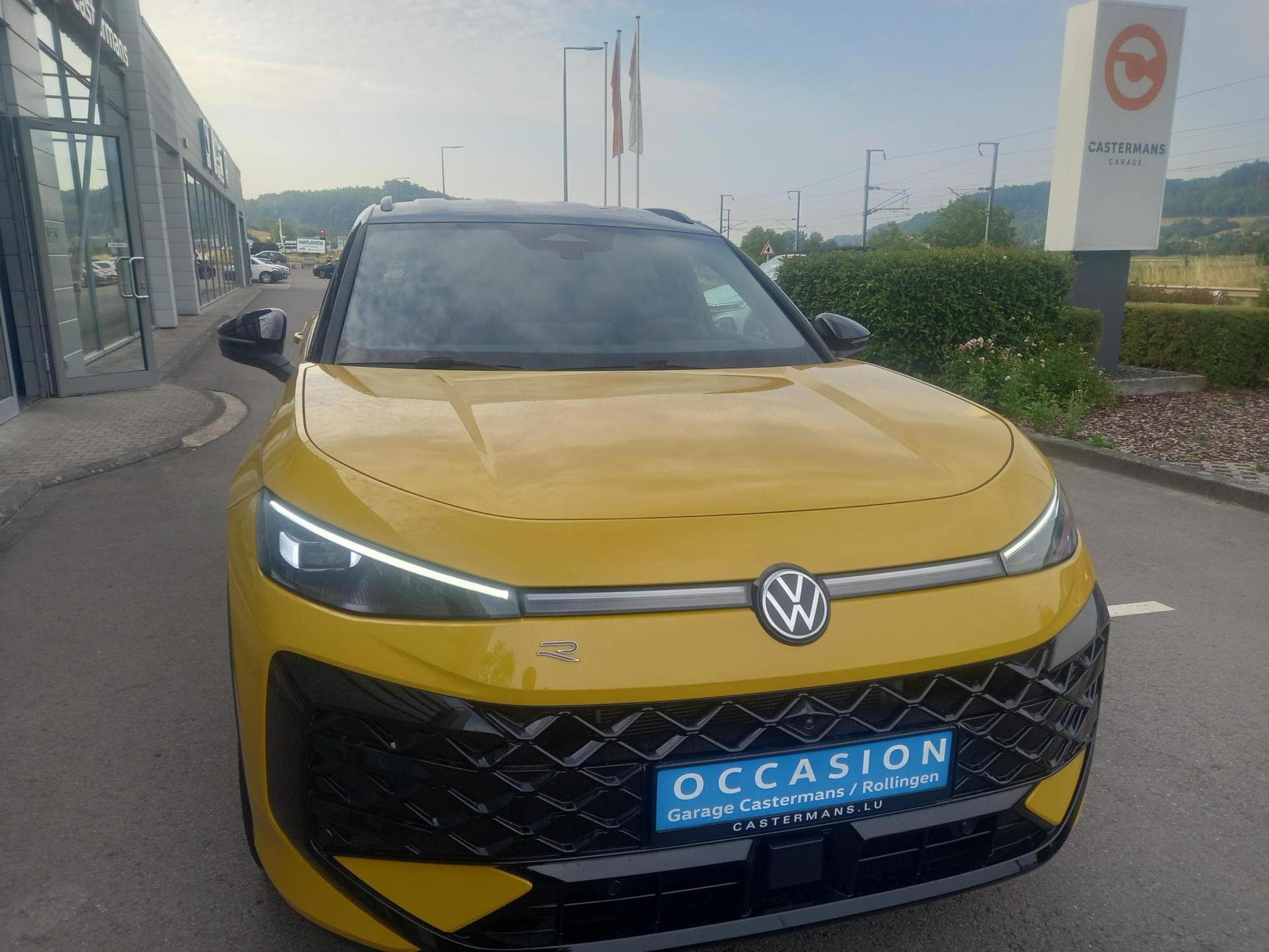 VW T-Roc R-Line 1.5 eTSI (2025) - Photo 12