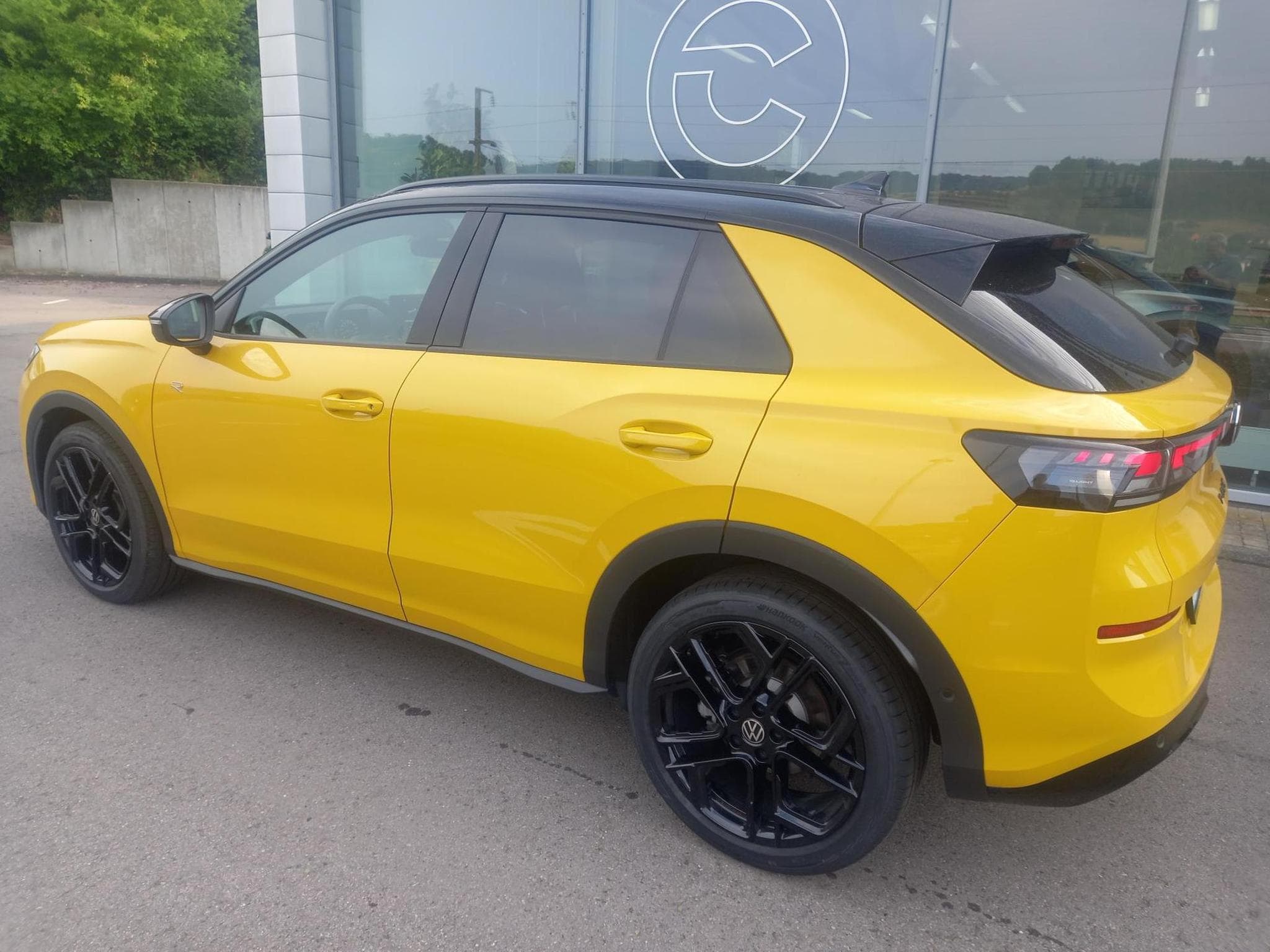 VW T-Roc R-Line 1.5 eTSI (2025) - Photo 3