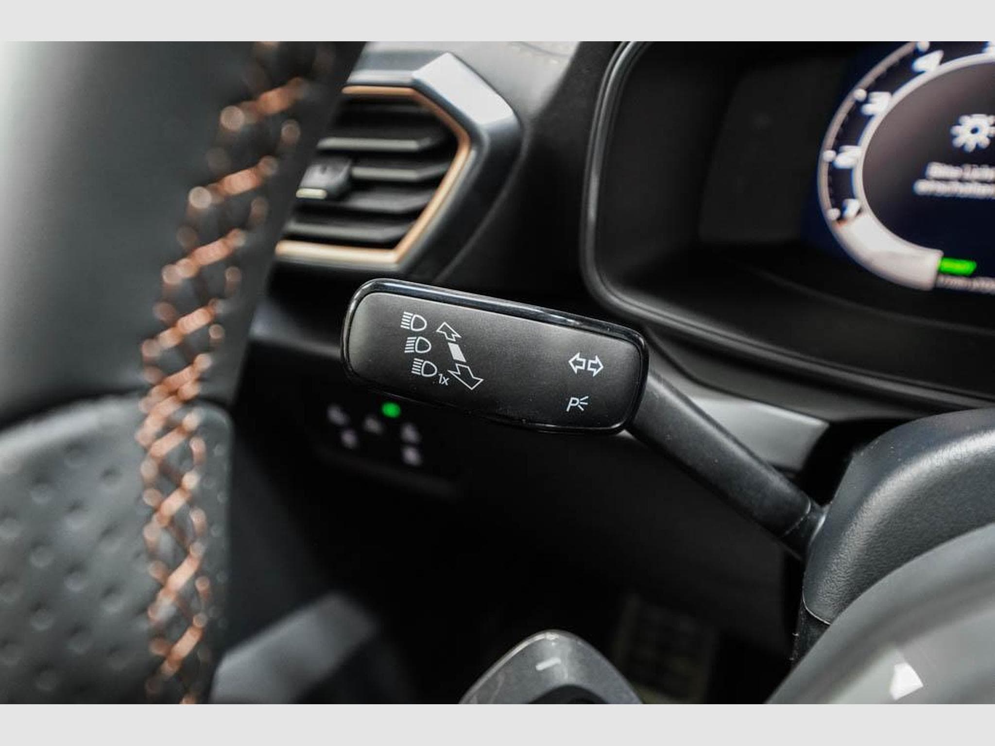 Cupra Formentor 1,5 eTSI DSG (2026) - Photo 10