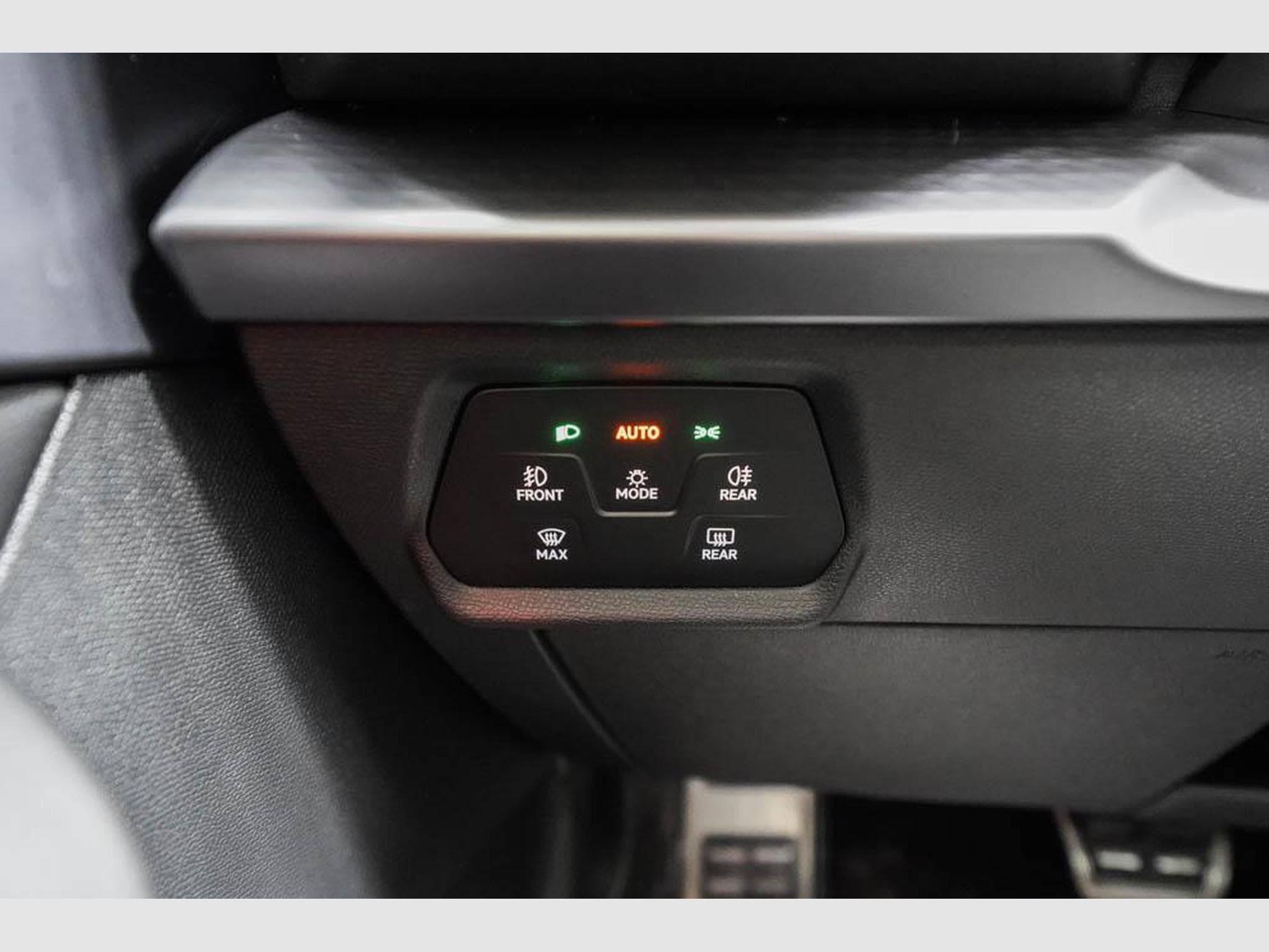 Cupra Formentor 1,5 eTSI DSG (2026) - Photo 11