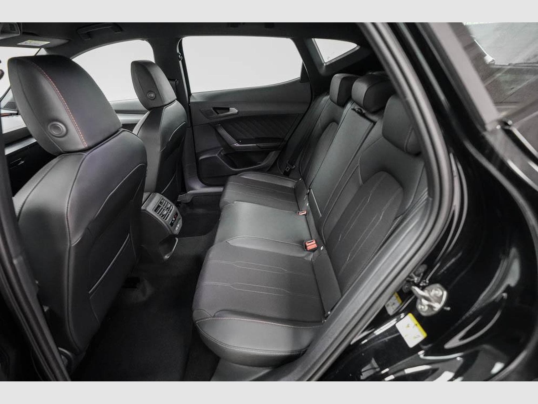 Cupra Formentor 1,5 eTSI DSG (2026) - Foto 16