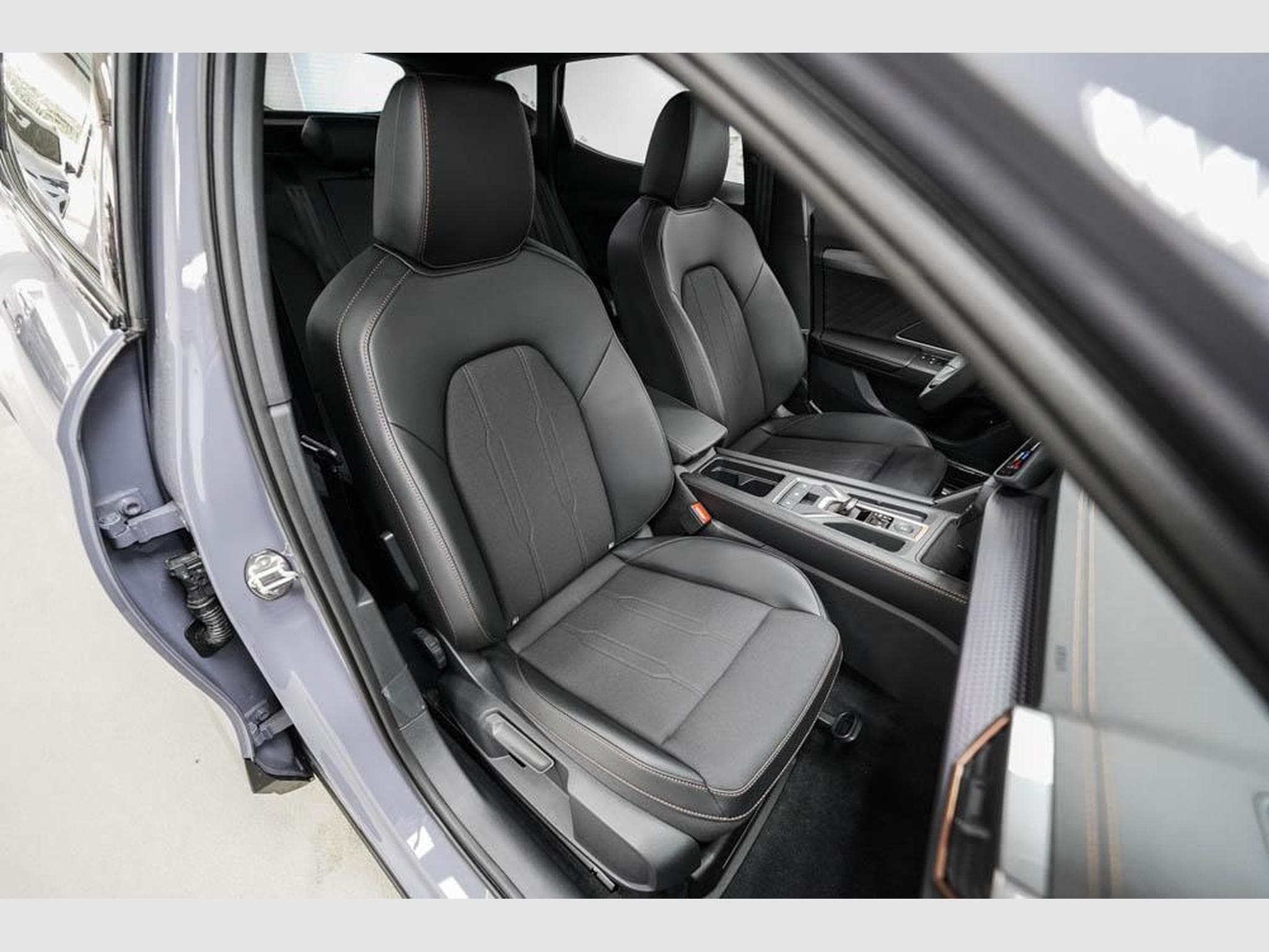 Cupra Formentor 1,5 eTSI DSG (2026) - Photo 22