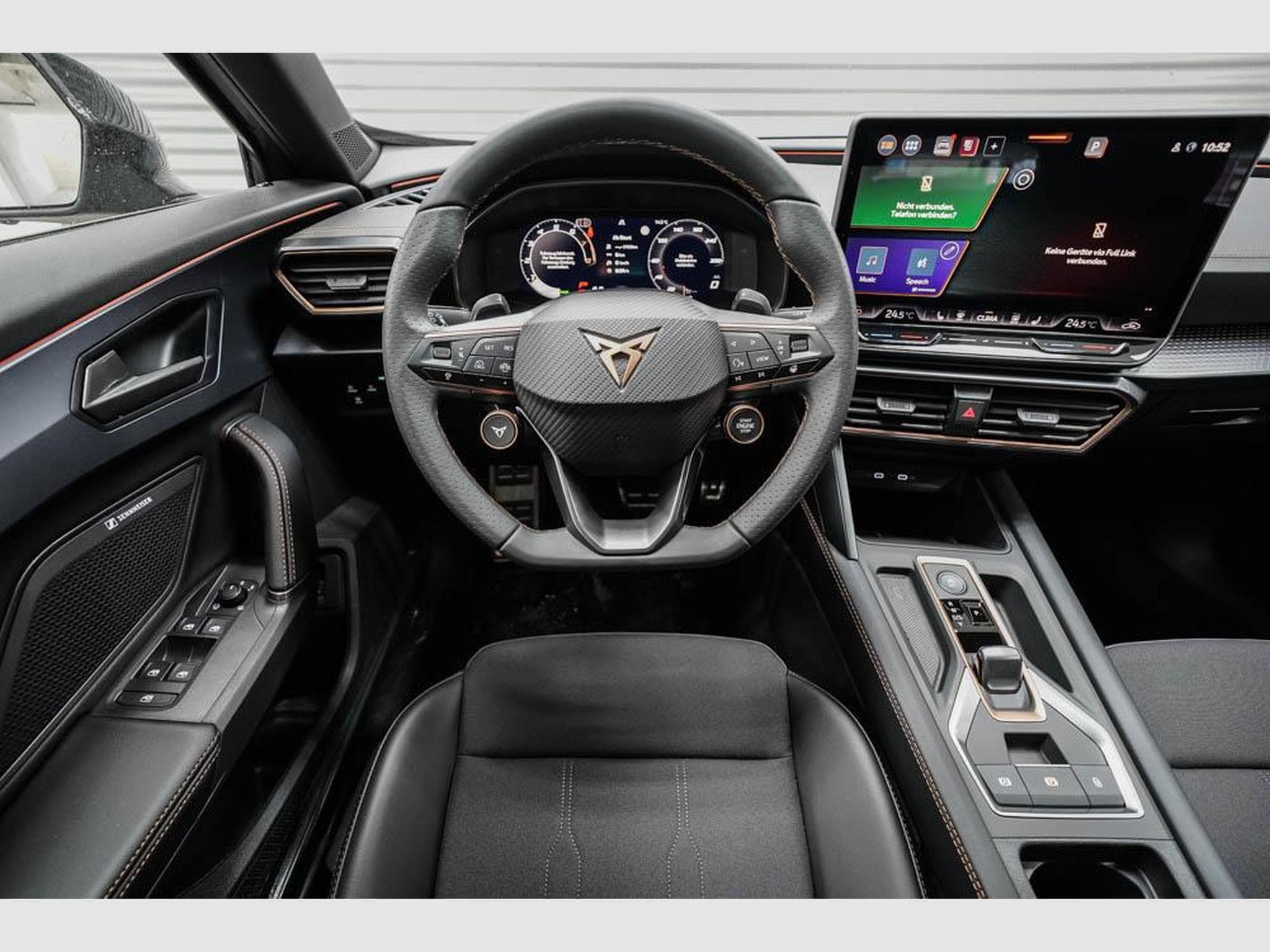 Cupra Formentor 1,5 eTSI DSG (2026) - Photo 8