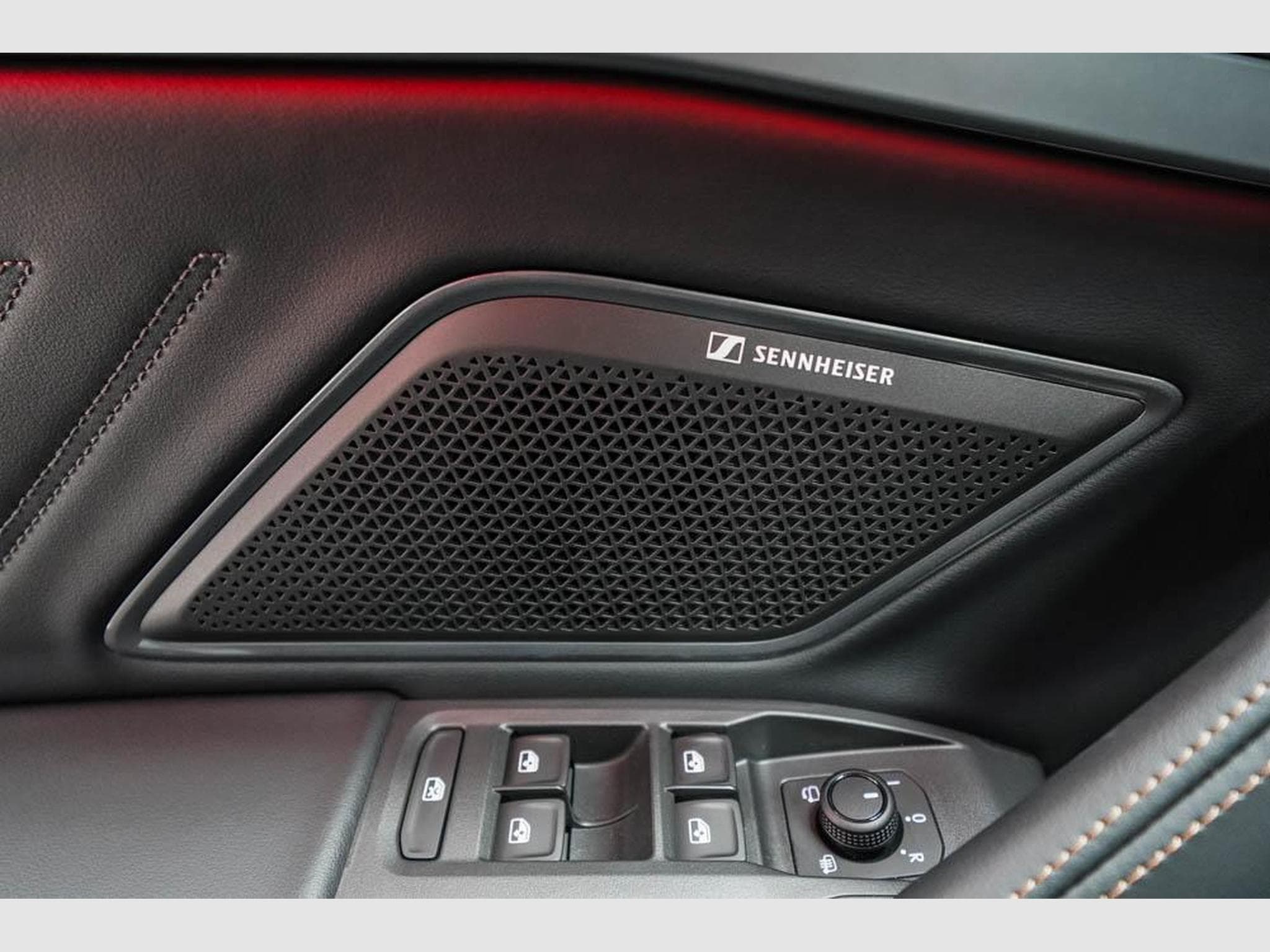 Cupra Formentor 1,5 eTSI DSG (2026) - Photo 23
