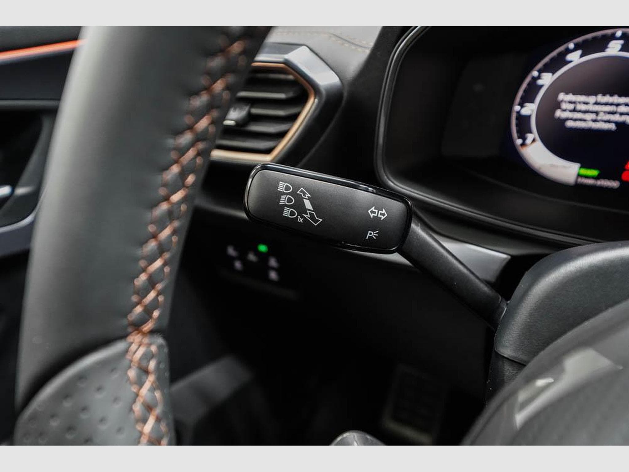 Cupra Formentor 1,5 eTSI DSG (2026) - Photo 10