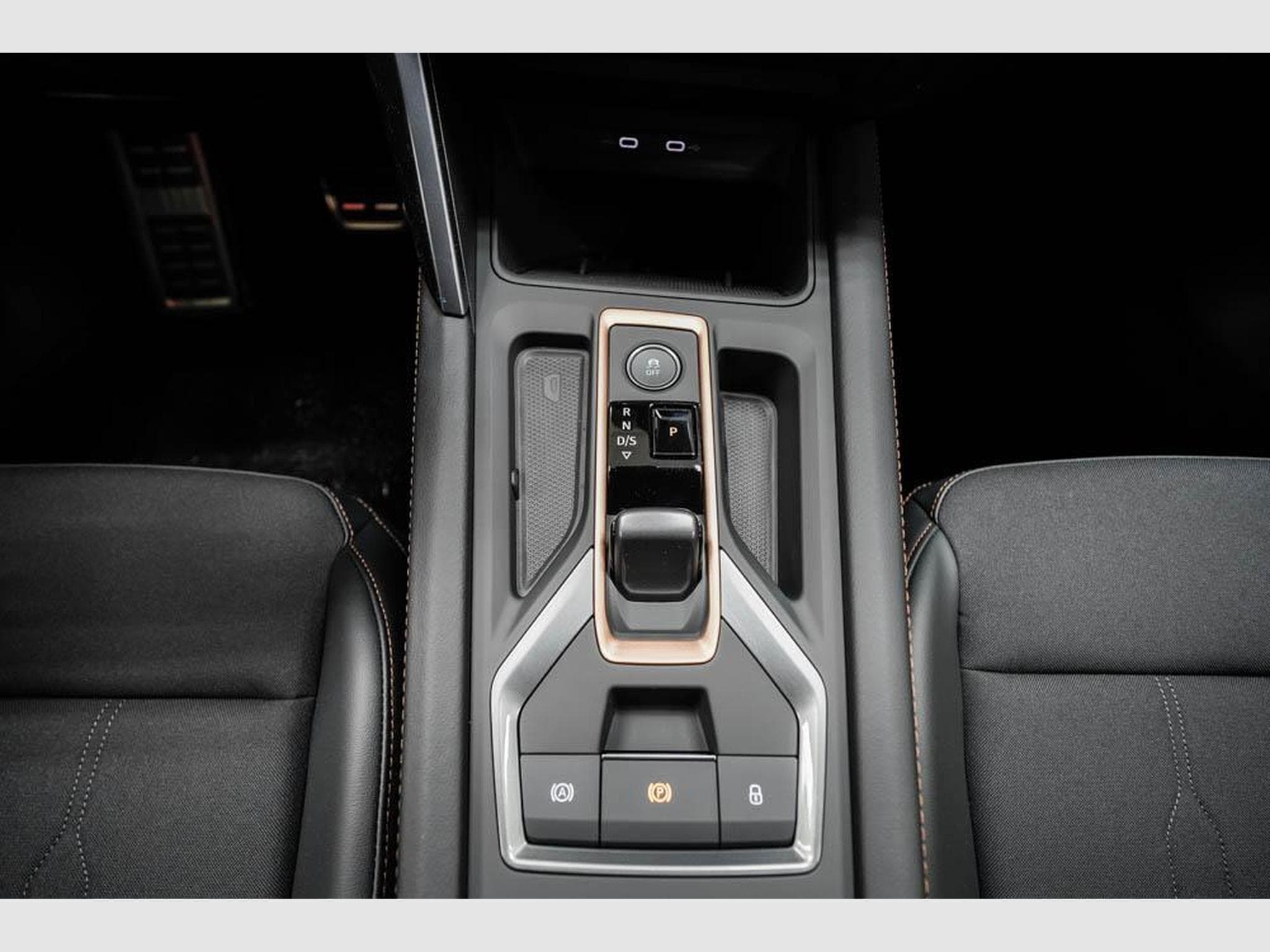 Cupra Formentor 1,5 eTSI DSG (2026) - Photo 12