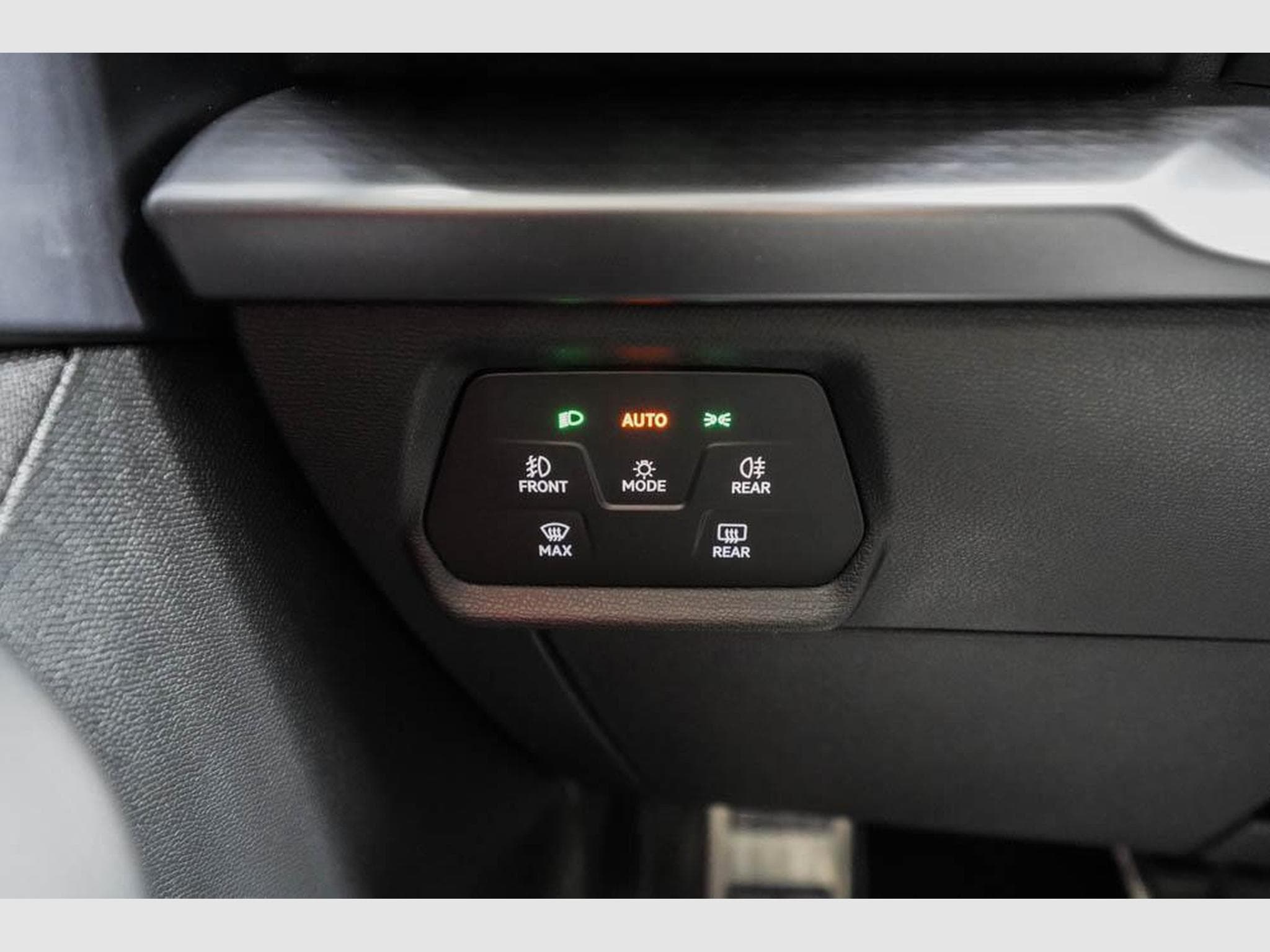 Cupra Formentor 1,5 eTSI DSG (2026) - Photo 11