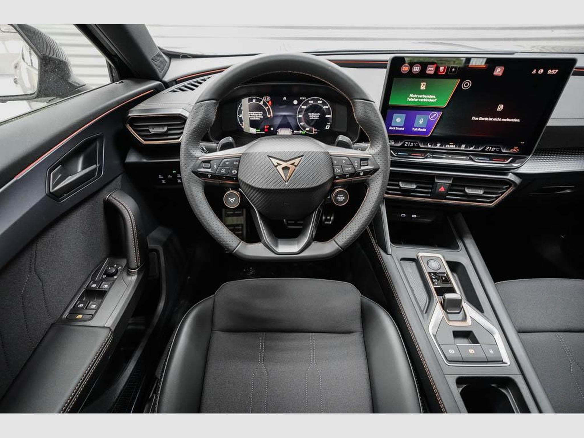 Cupra Formentor 1,5 eTSI DSG (2026) - Photo 8