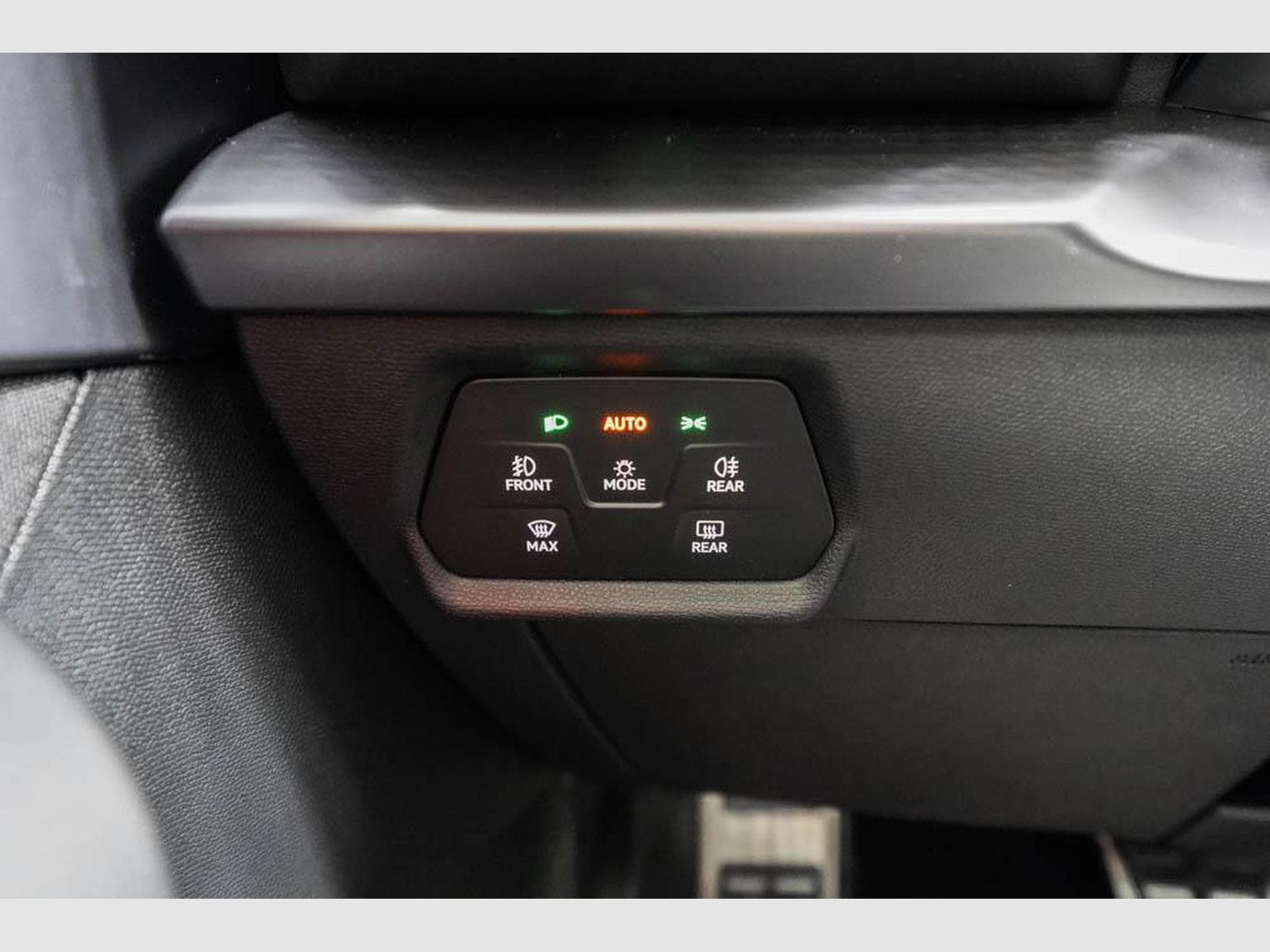 Cupra Formentor 1,5 eTSI DSG (2026) - Photo 11