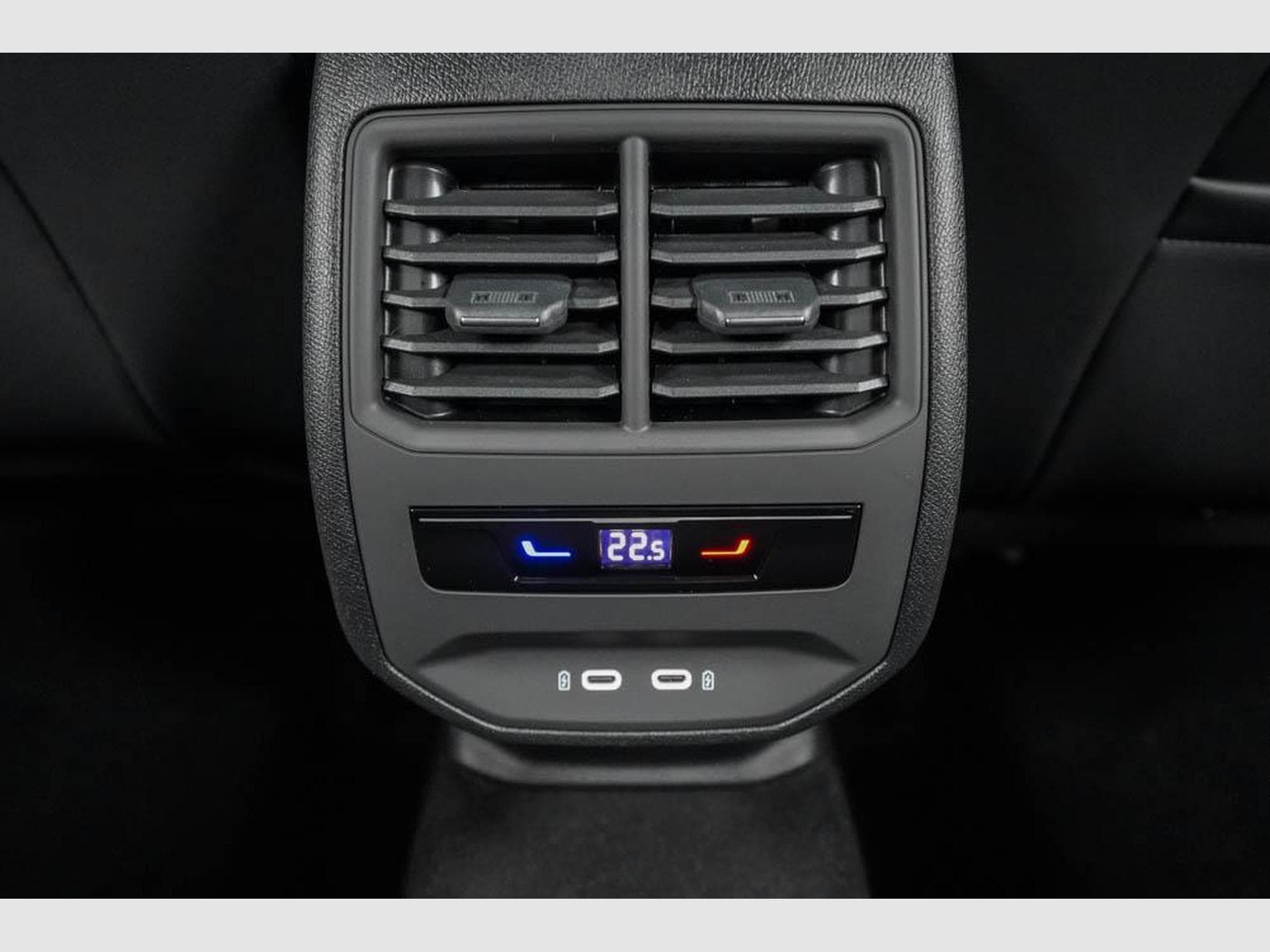 Cupra Formentor 1,5 eTSI DSG (2026) - Photo 17