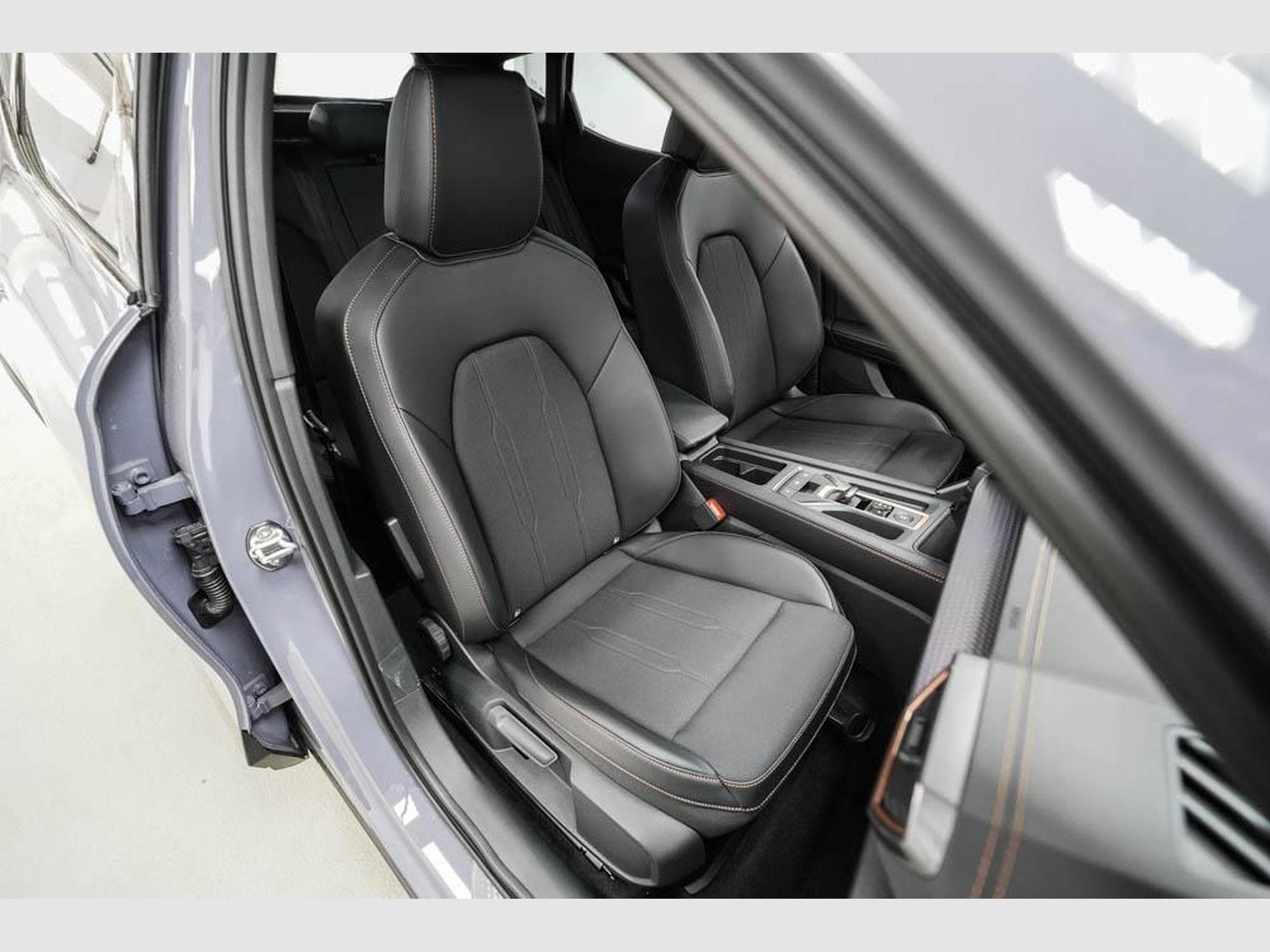 Cupra Formentor 1,5 eTSI DSG (2026) - Photo 22