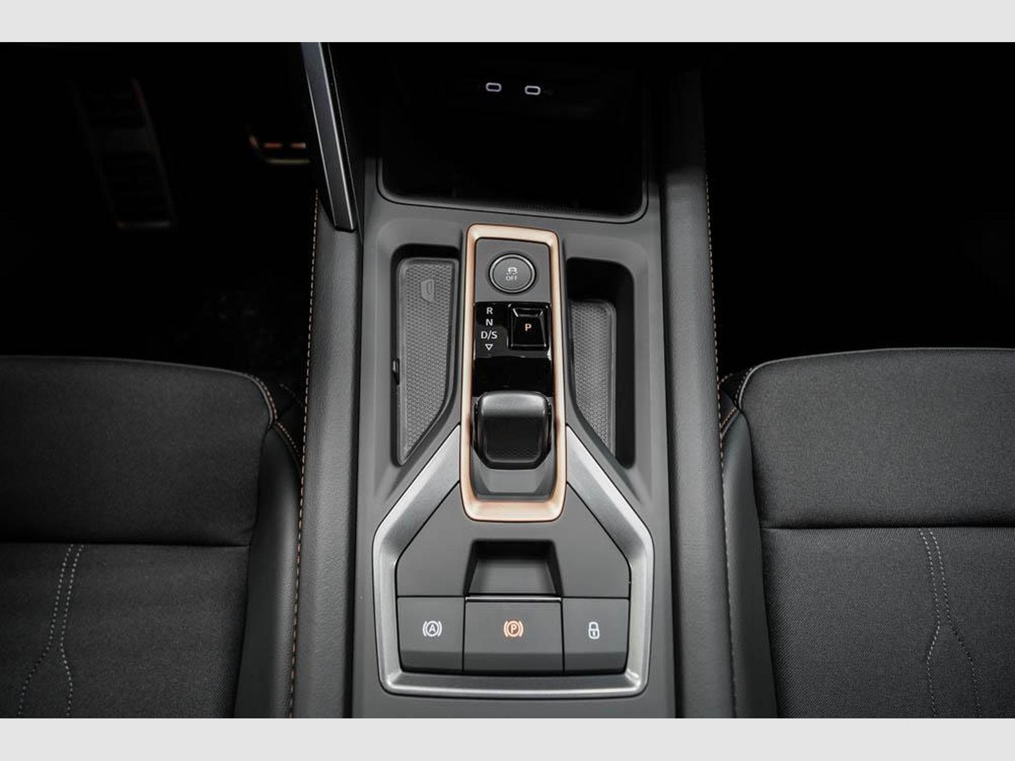 Cupra Formentor 1,5 eTSI DSG (2026) - Photo 12