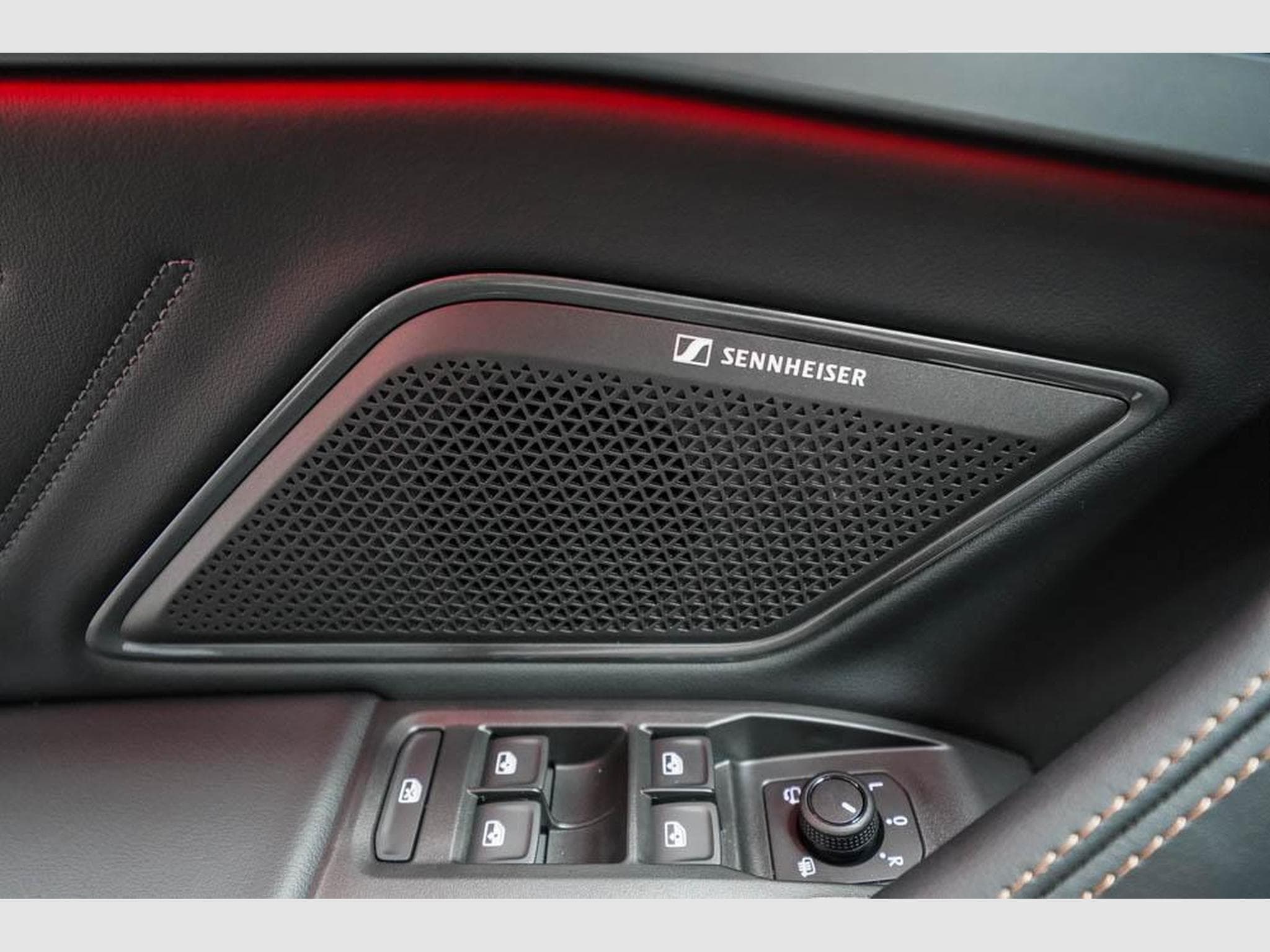Cupra Formentor 1,5 eTSI DSG (2026) - Photo 23