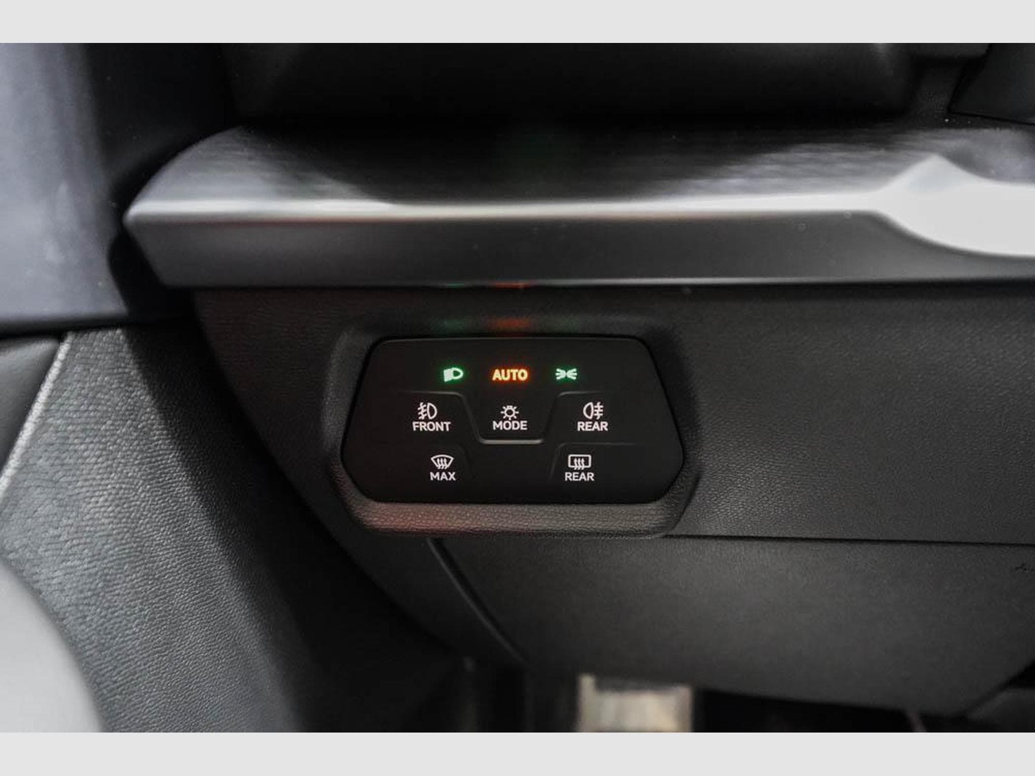 Cupra Formentor 1,5 eTSI DSG (2026) - Photo 11