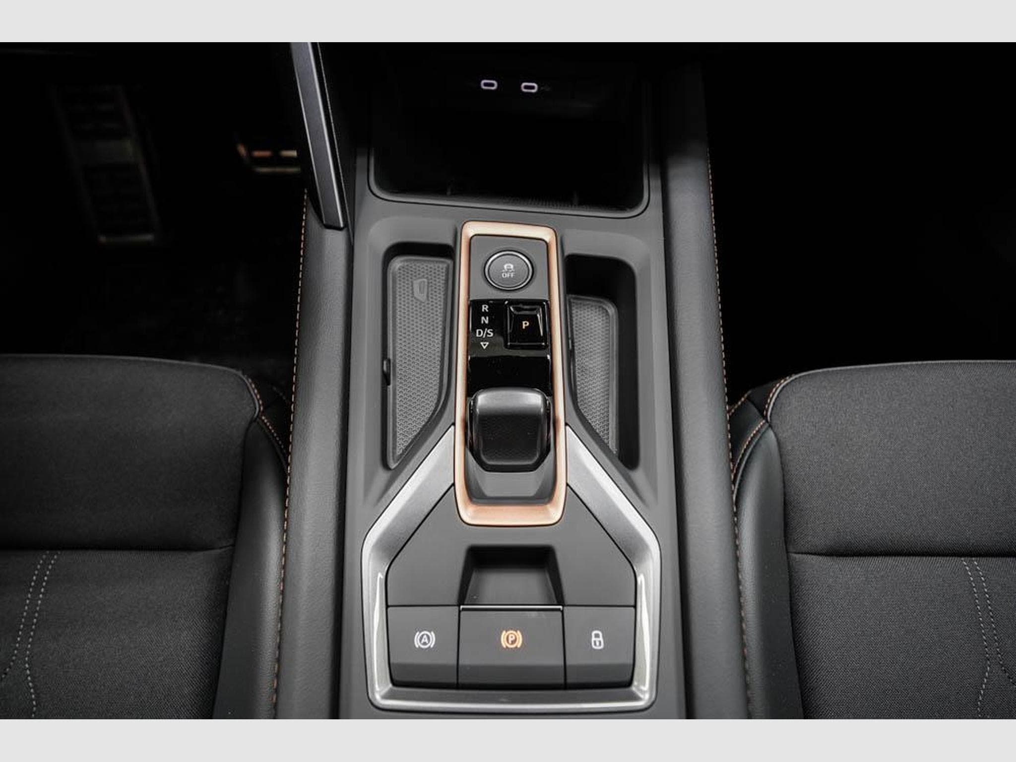 Cupra Formentor 1,5 eTSI DSG (2026) - Photo 12
