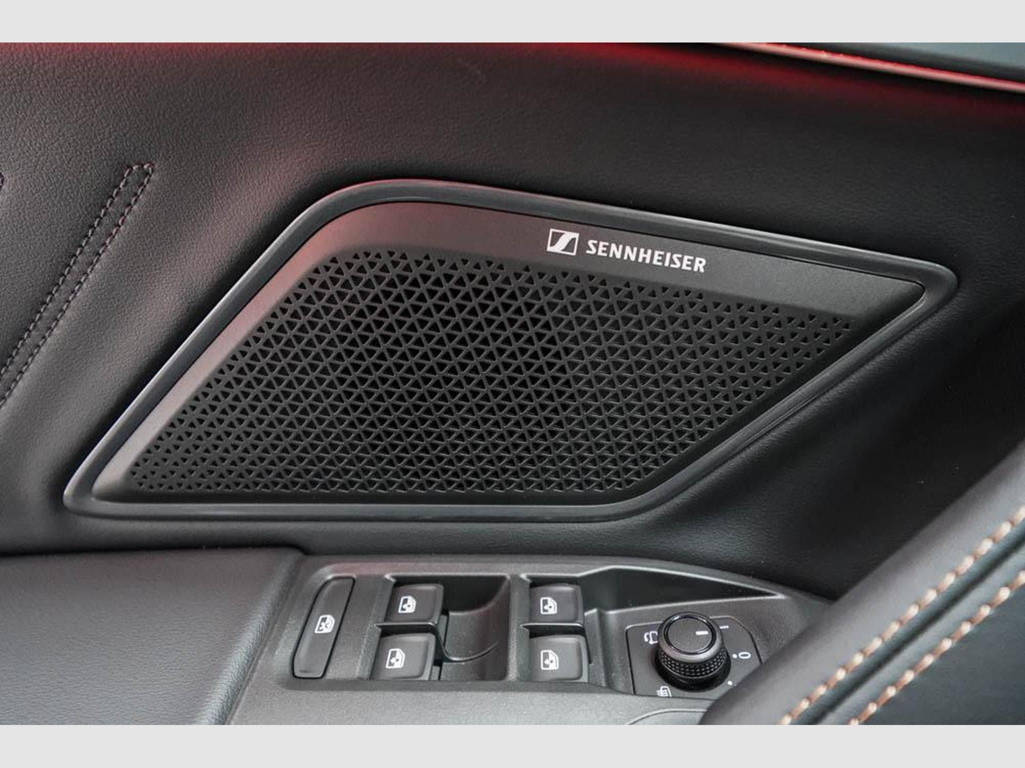 Cupra Formentor 1,5 eTSI DSG (2026) - Photo 23