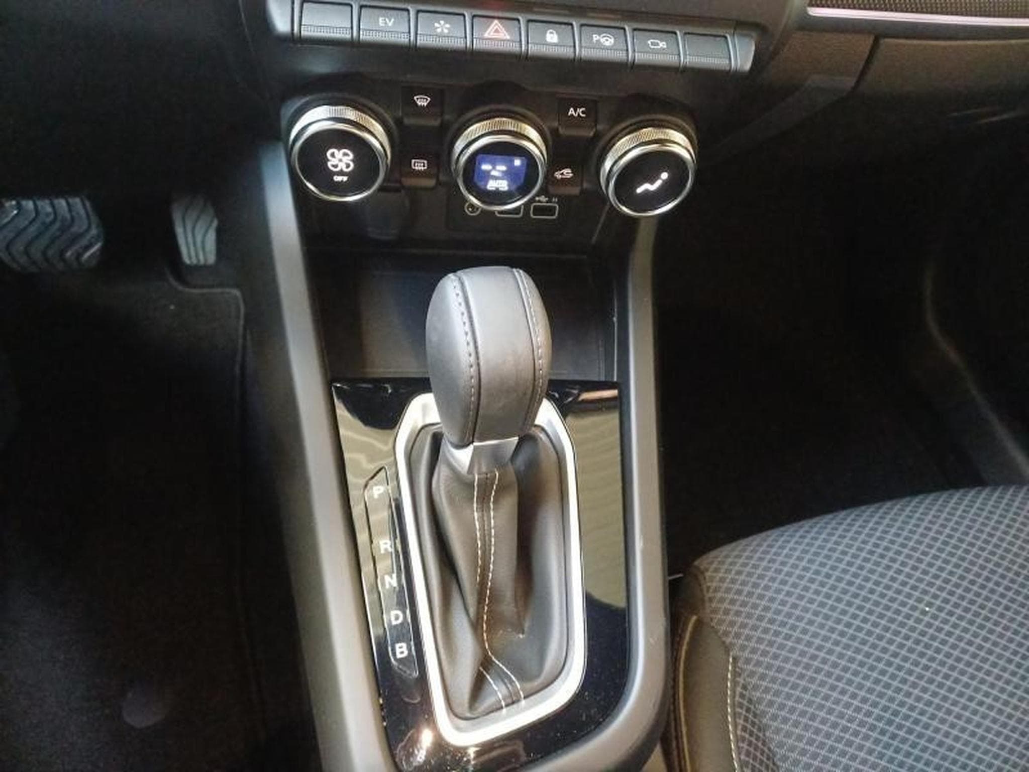 Renault Arkana 1.6 Tce E-TECH Hybrid Techno EDC (2025) - Foto 8