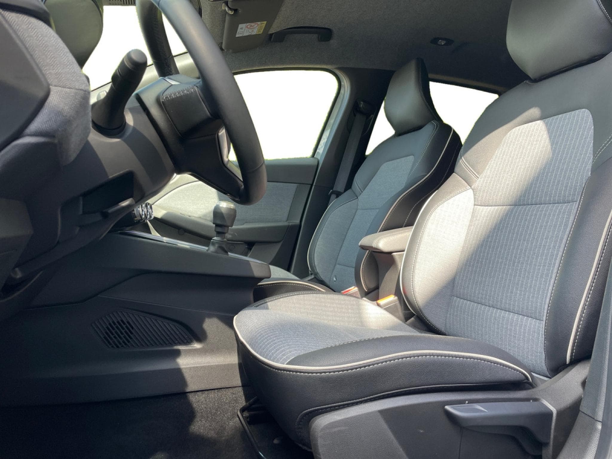 Renault Clio 1.0 Tce Techno (2025) - Foto 5