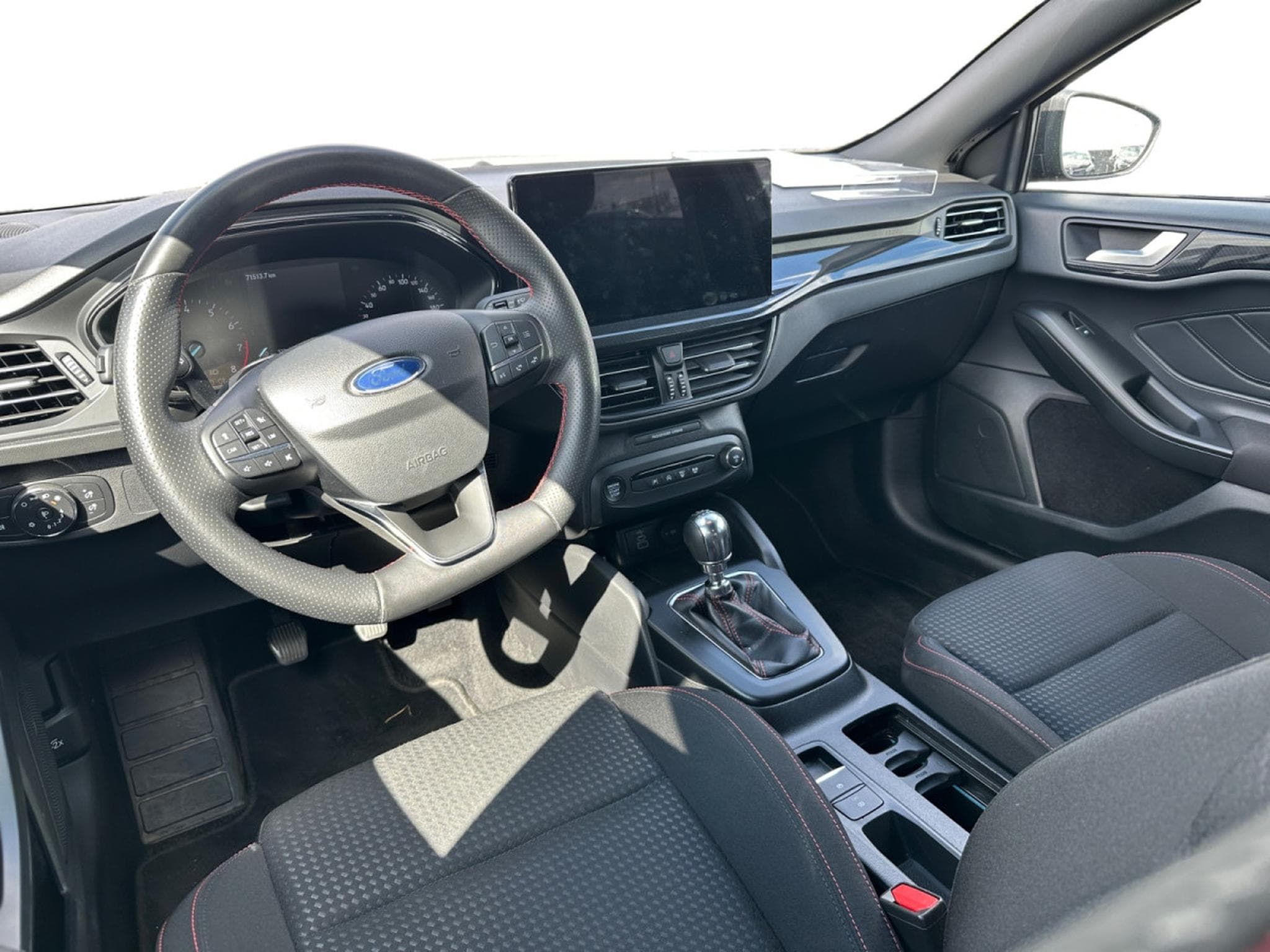 Ford Focus 1.0i ST- LINE Ecoboost (2024) - Photo 8