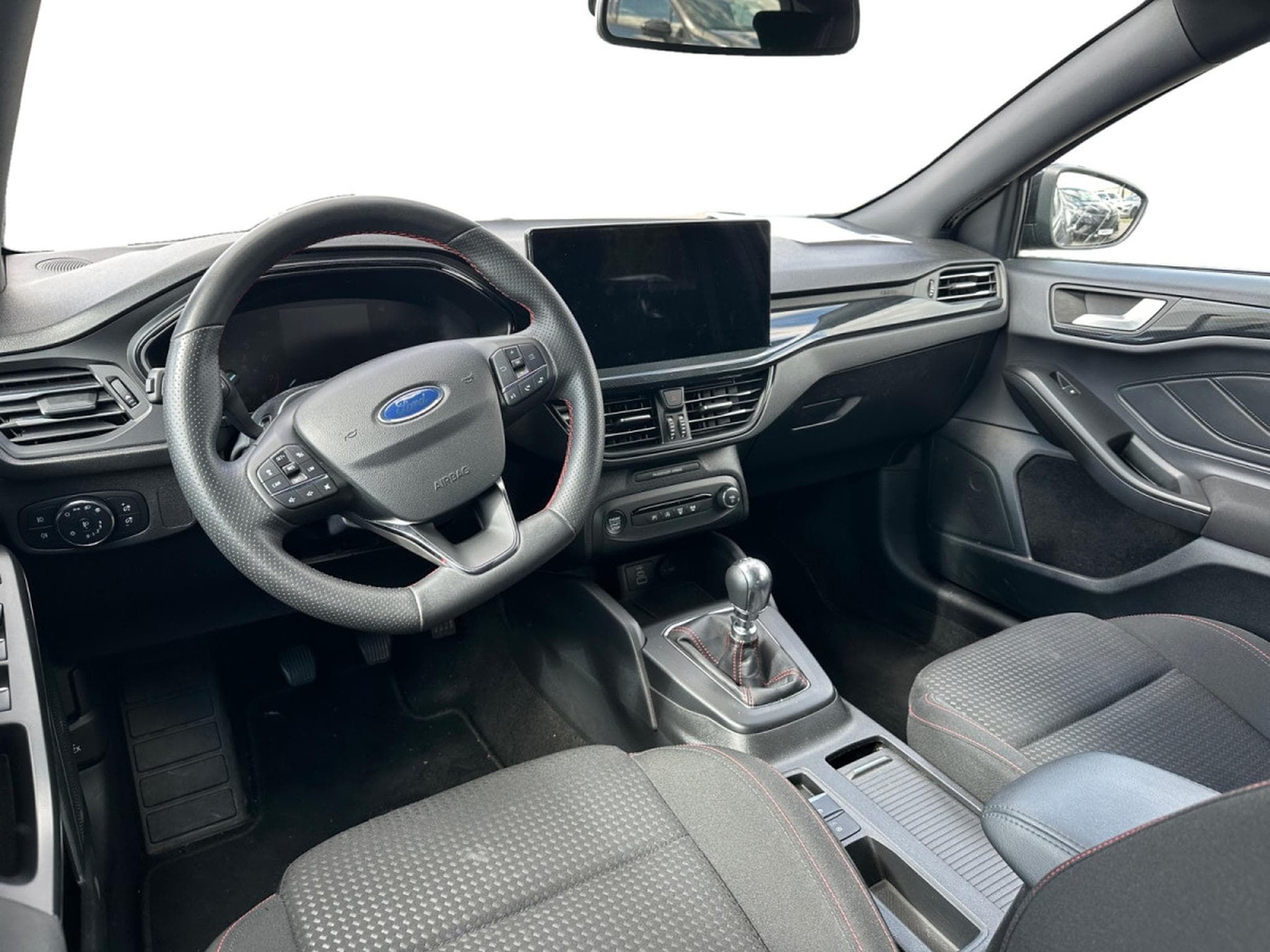 Ford Focus 1.0i ST- LINE Ecoboost (2024) - Photo 7