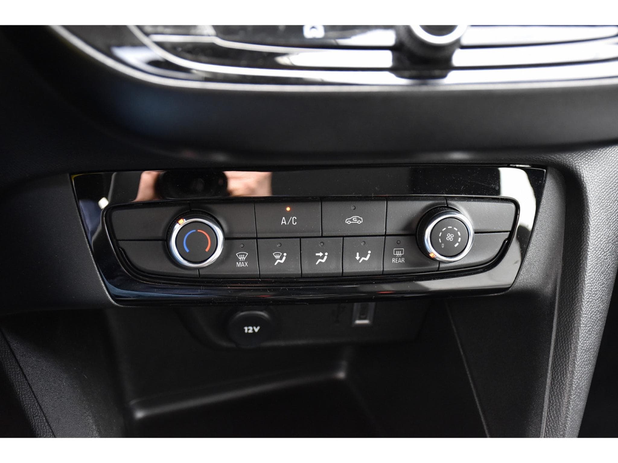 Opel Corsa 1.2 Turbo Edition AT8 REGUL LANE SIDE CAM 1° MAIN (2025) - Foto 14