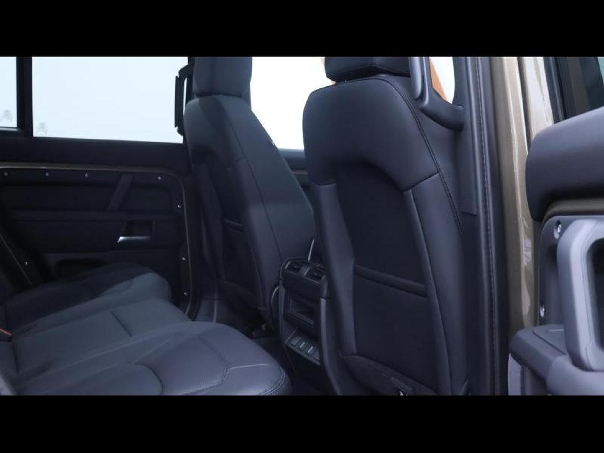 Land-Rover Defender 110 D250 X-Dynamic SE AWD Auto (2026) - Foto 13