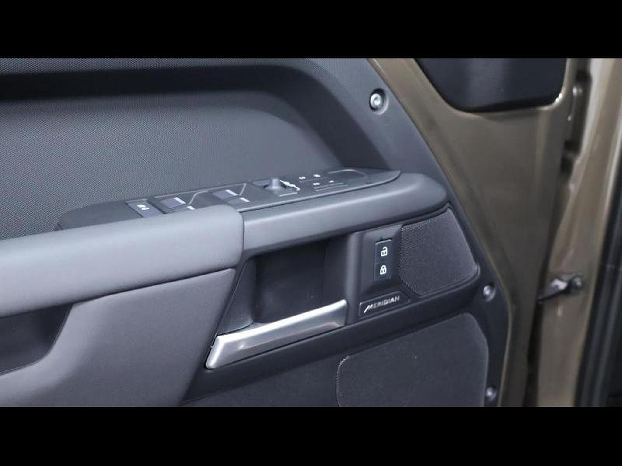 Land-Rover Defender 110 D250 X-Dynamic SE AWD Auto (2026) - Foto 24