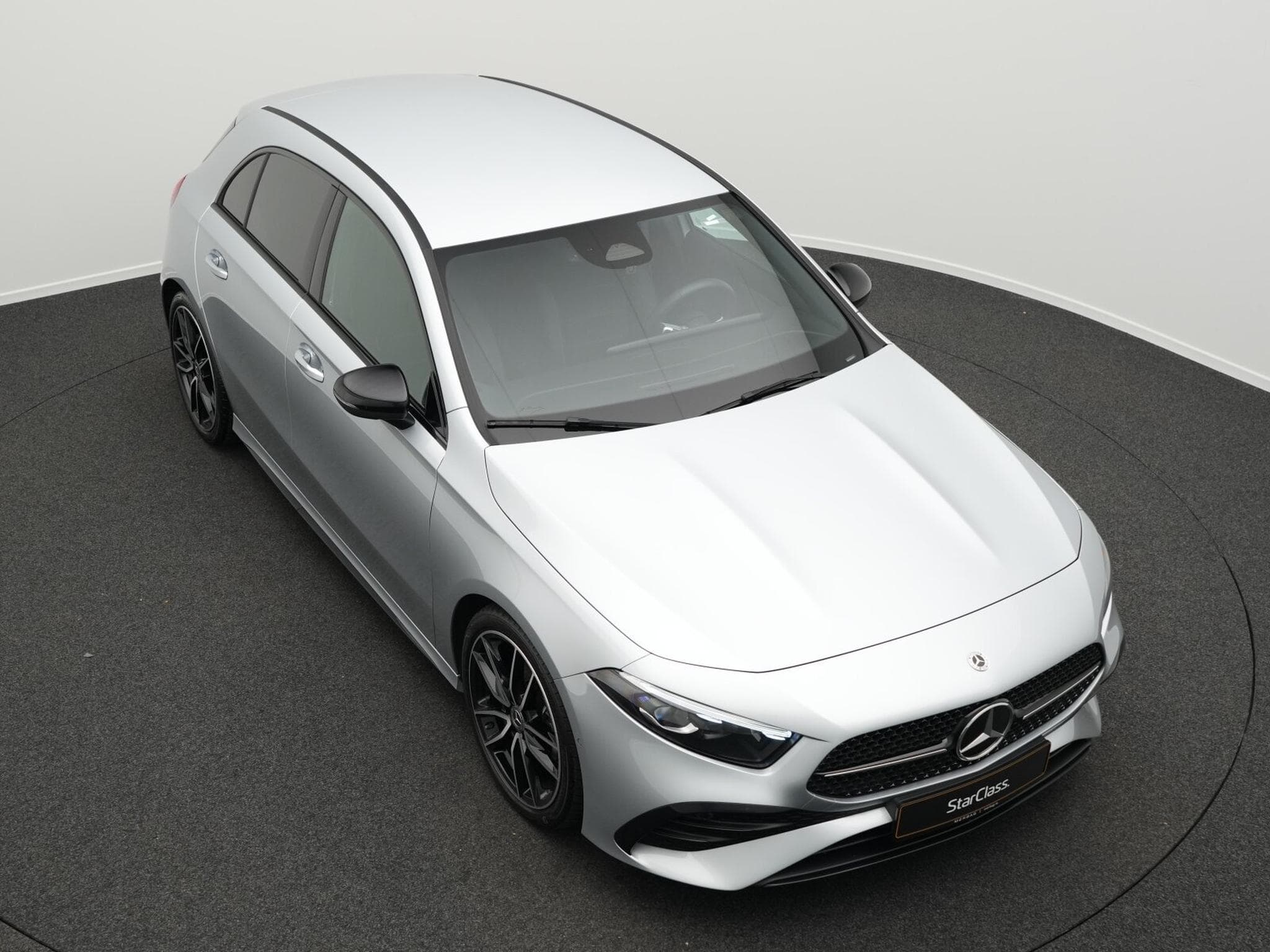 Mercedes A 200 d Multi+Kamera+Distr+Night+19" (2025) - Photo 10