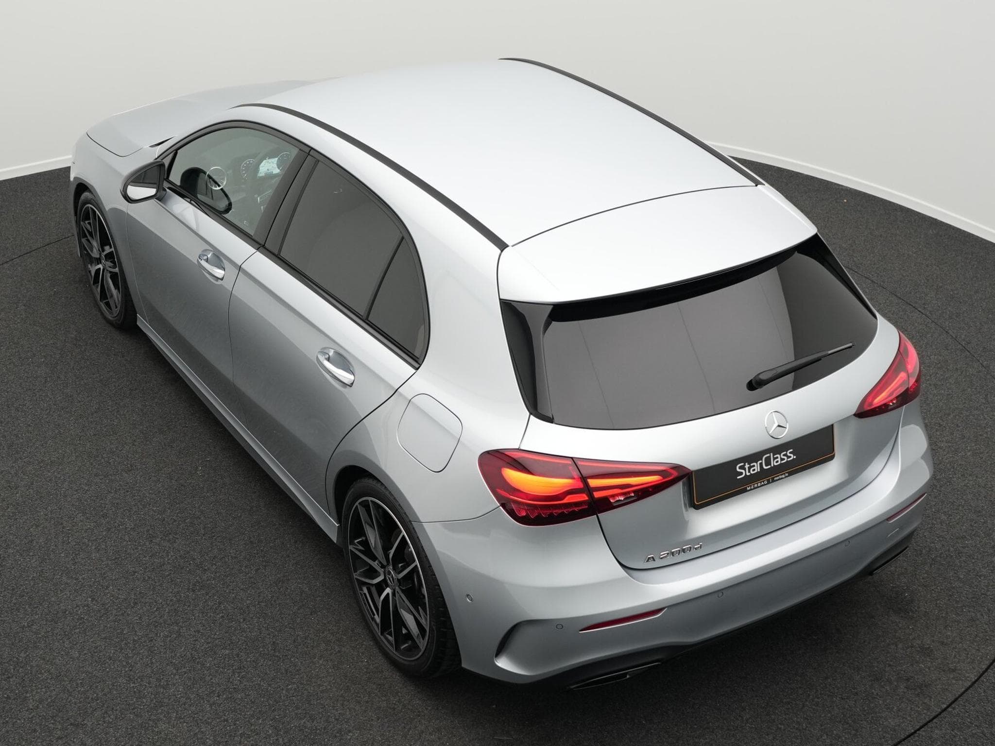 Mercedes A 200 d Multi+Kamera+Distr+Night+19" (2025) - Photo 11