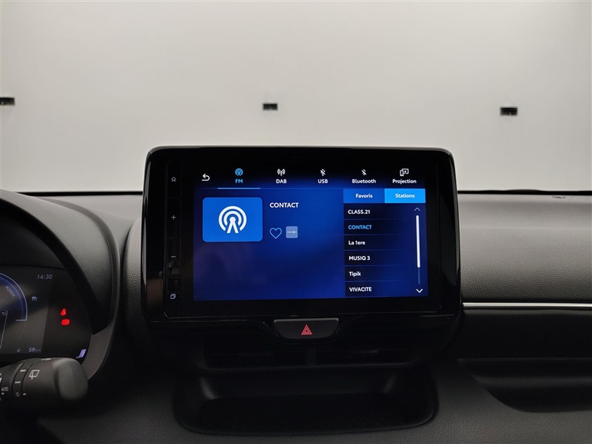 Toyota Yaris 1.5i VVT-i Hybrid E-CVT Design CARPLAY / LED / CAMERA / JA16 (2026) - Photo 11
